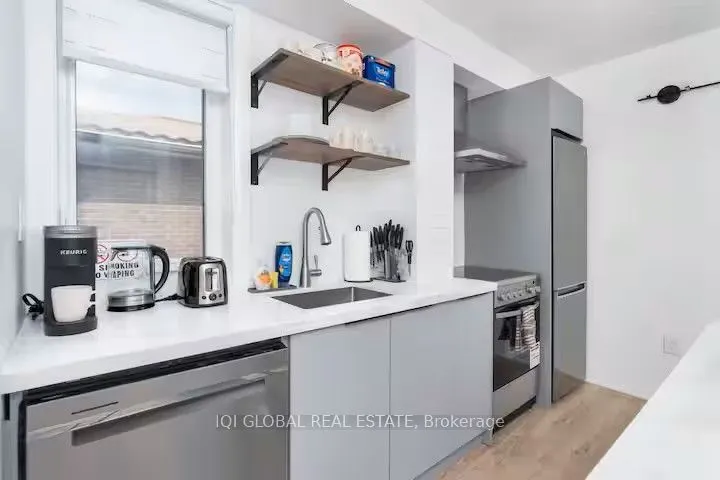 525 Ossington Avenue #2nd Floor