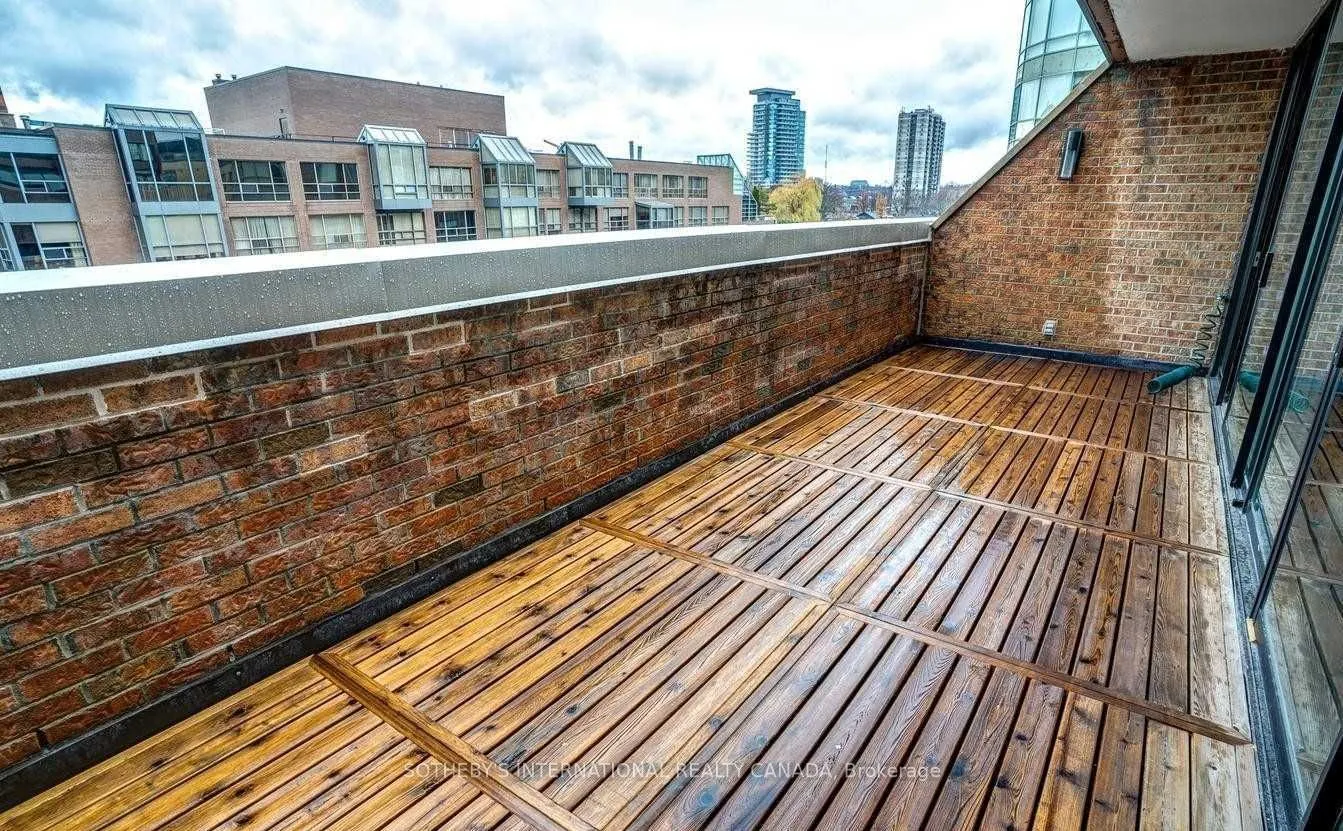 55A Avenue Road #408
