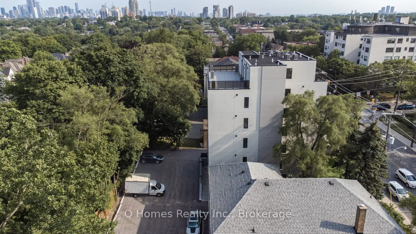 1725 Bathurst Street #101