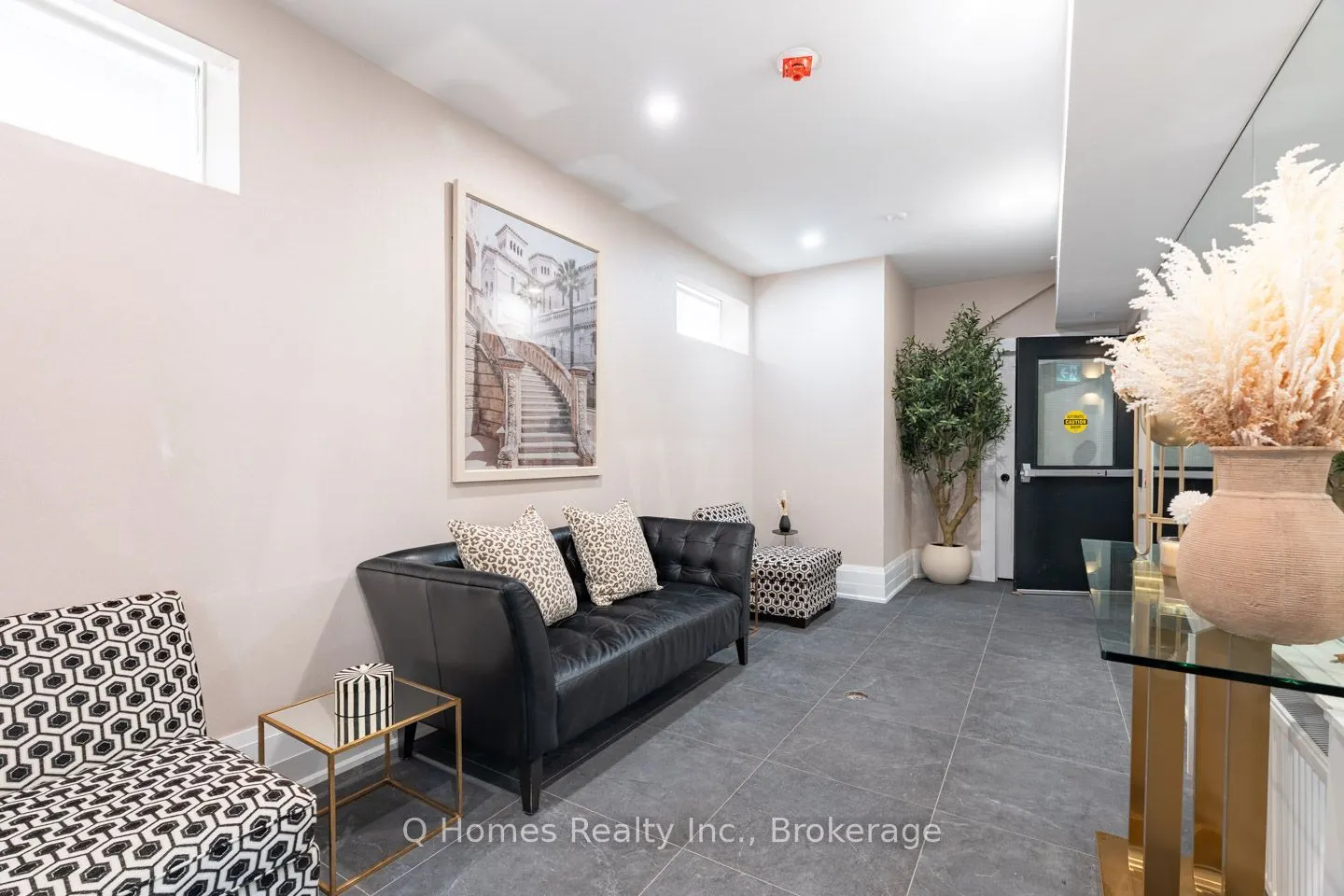 1725 Bathurst Street #101