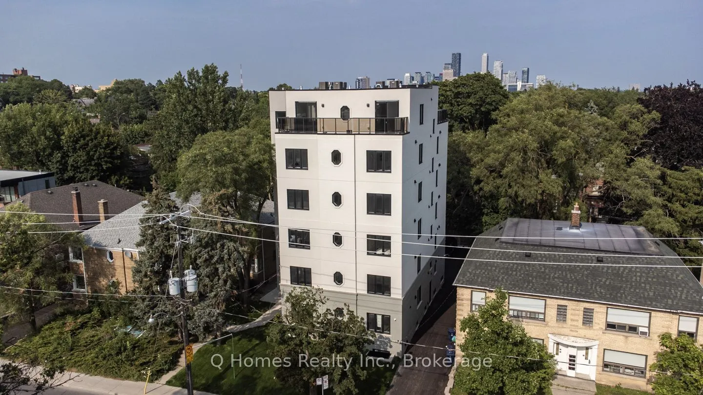 1725 Bathurst Street #101
