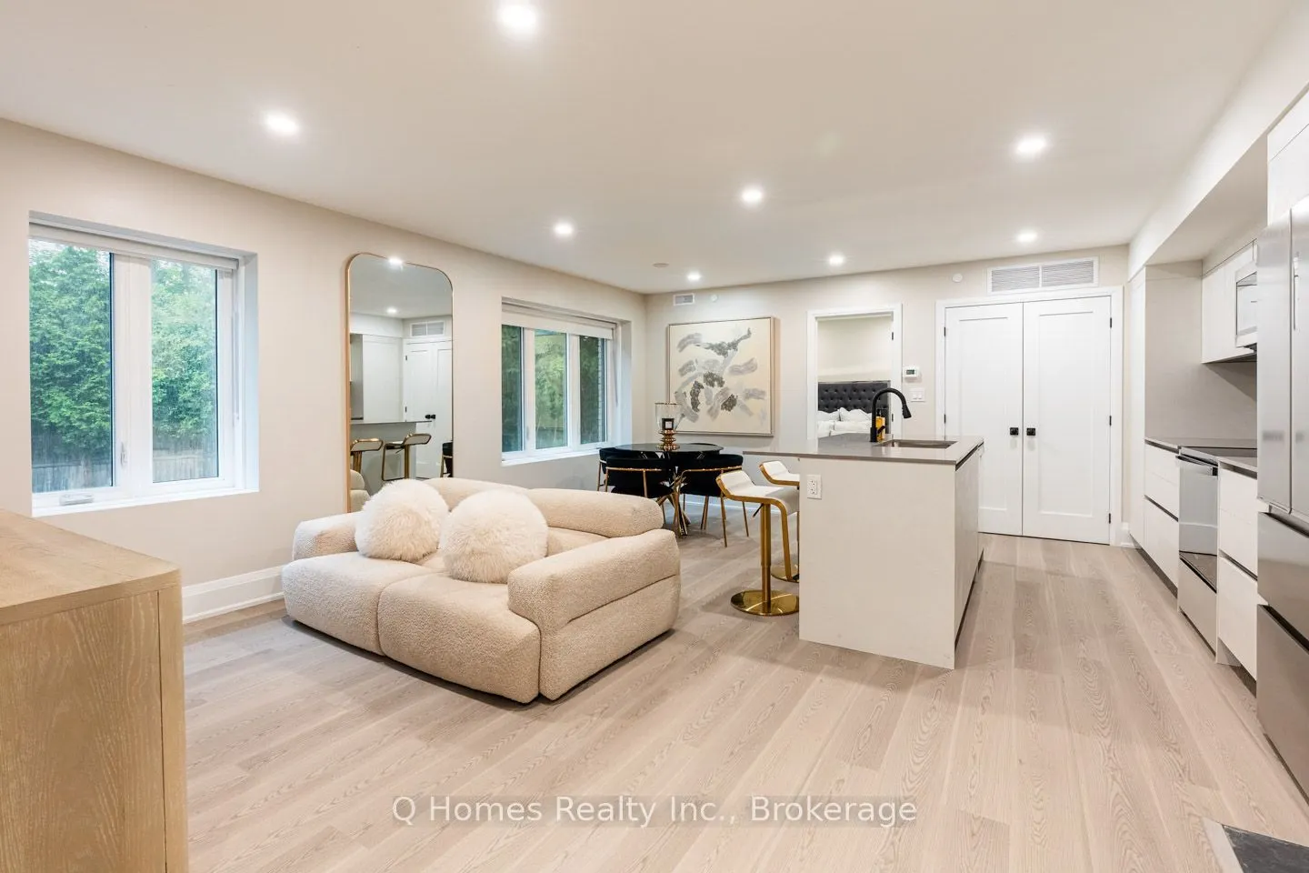 1725 Bathurst Street #101