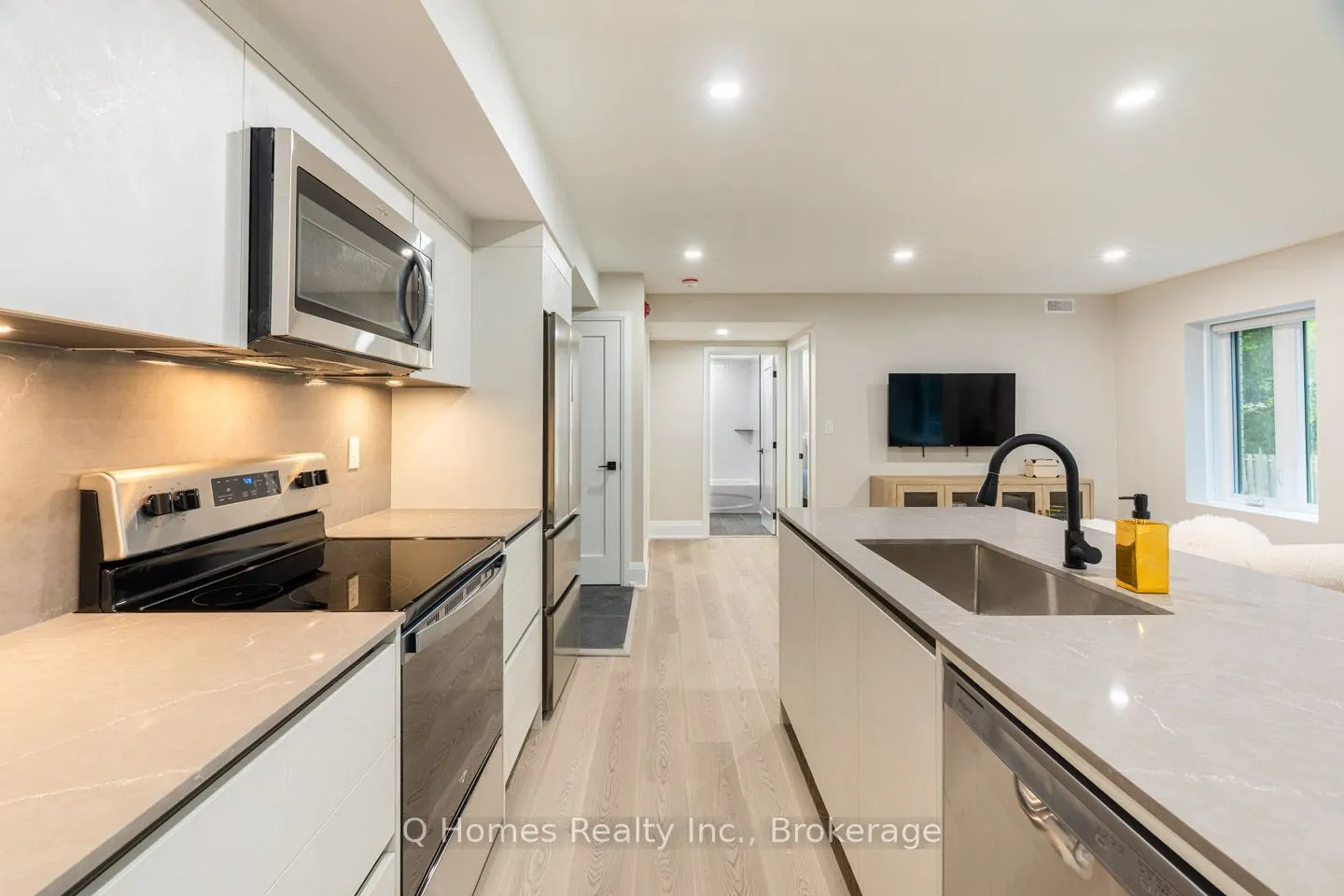1725 Bathurst Street #101
