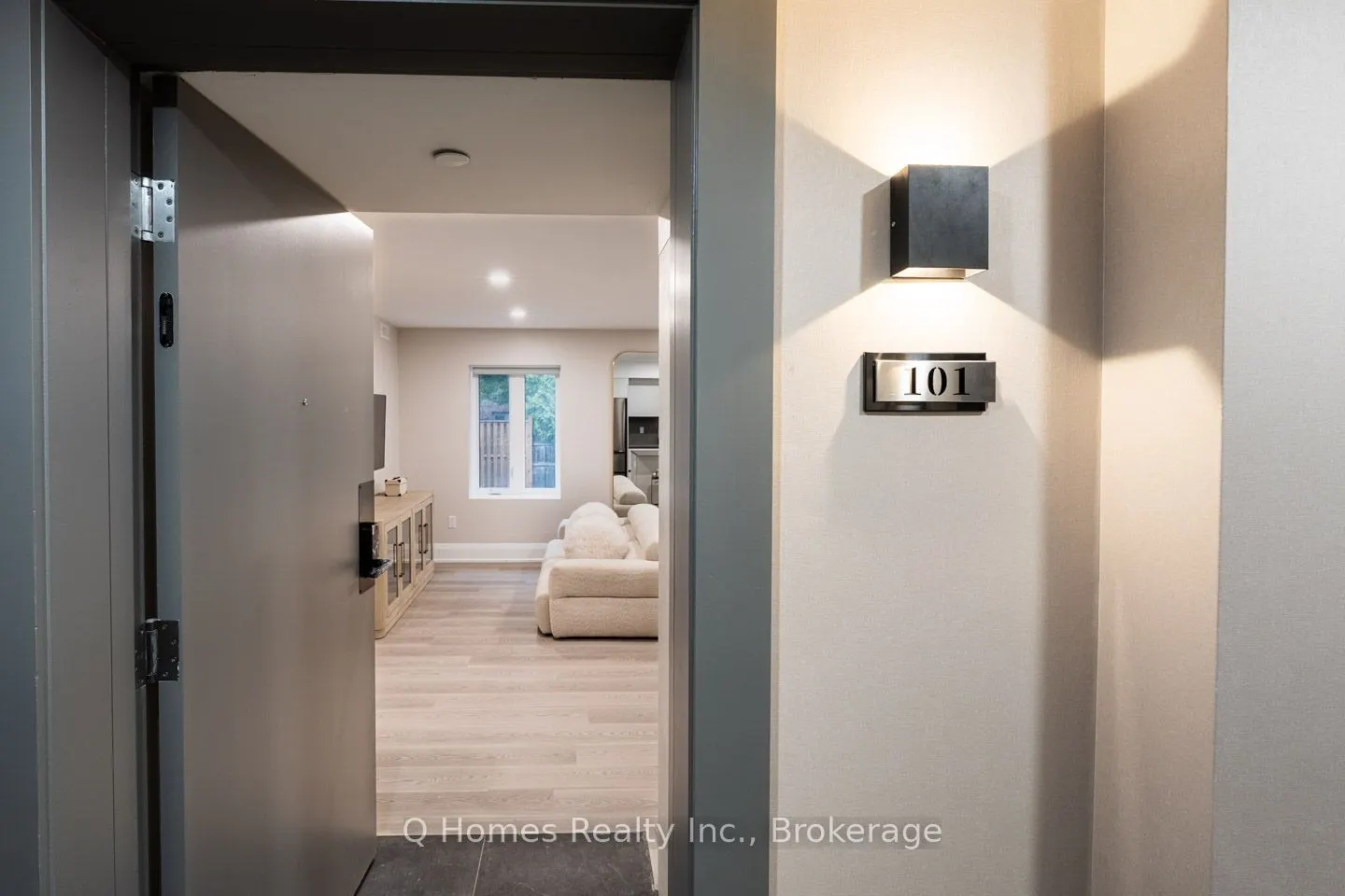 1725 Bathurst Street #101