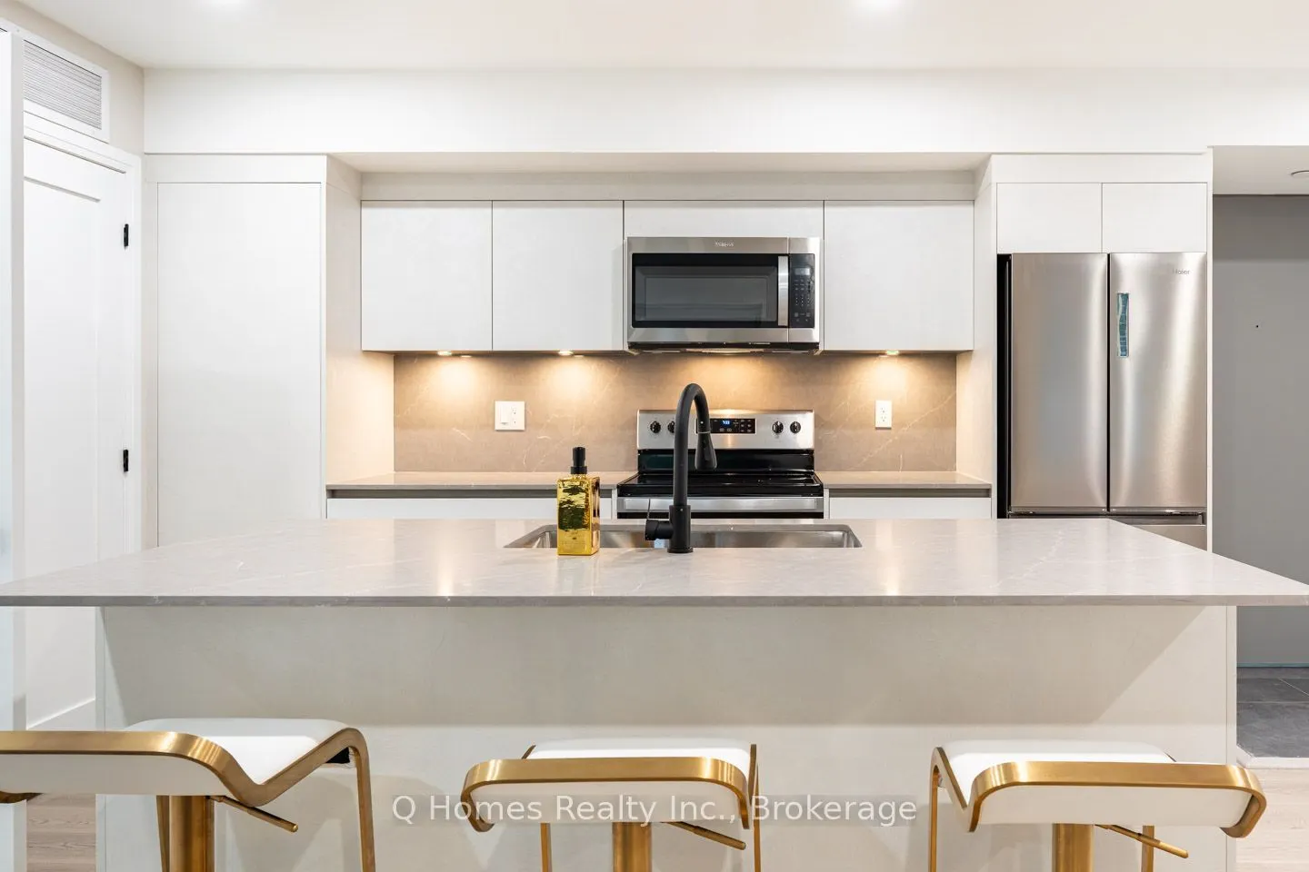 1725 Bathurst Street #101
