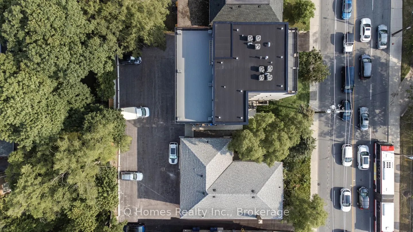1725 Bathurst Street #202
