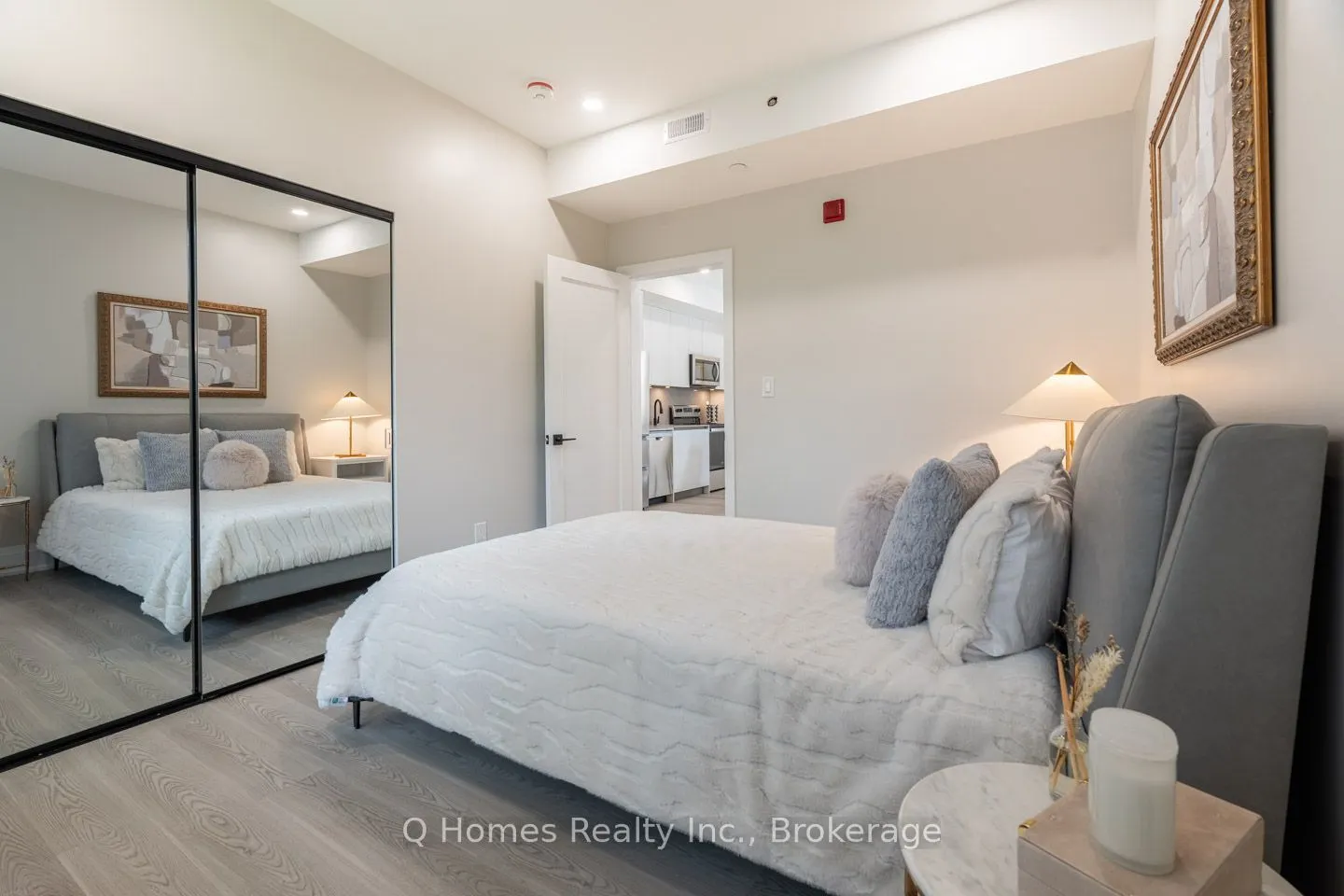 1725 Bathurst Street #202