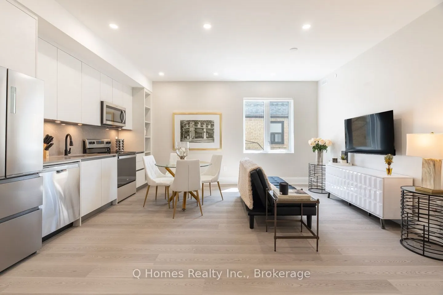 1725 Bathurst Street #202