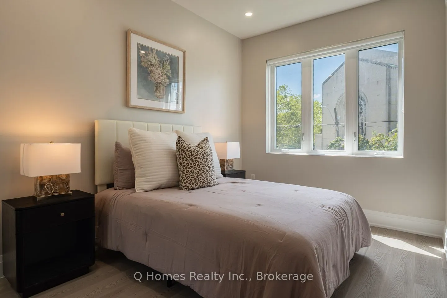 1725 Bathurst Street #202