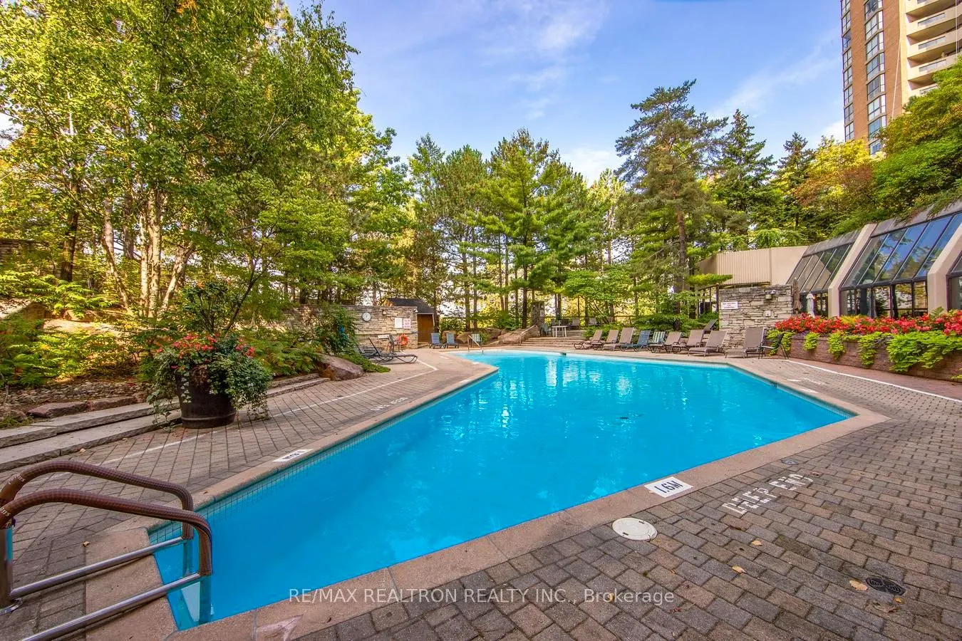 85 Skymark Drive #502