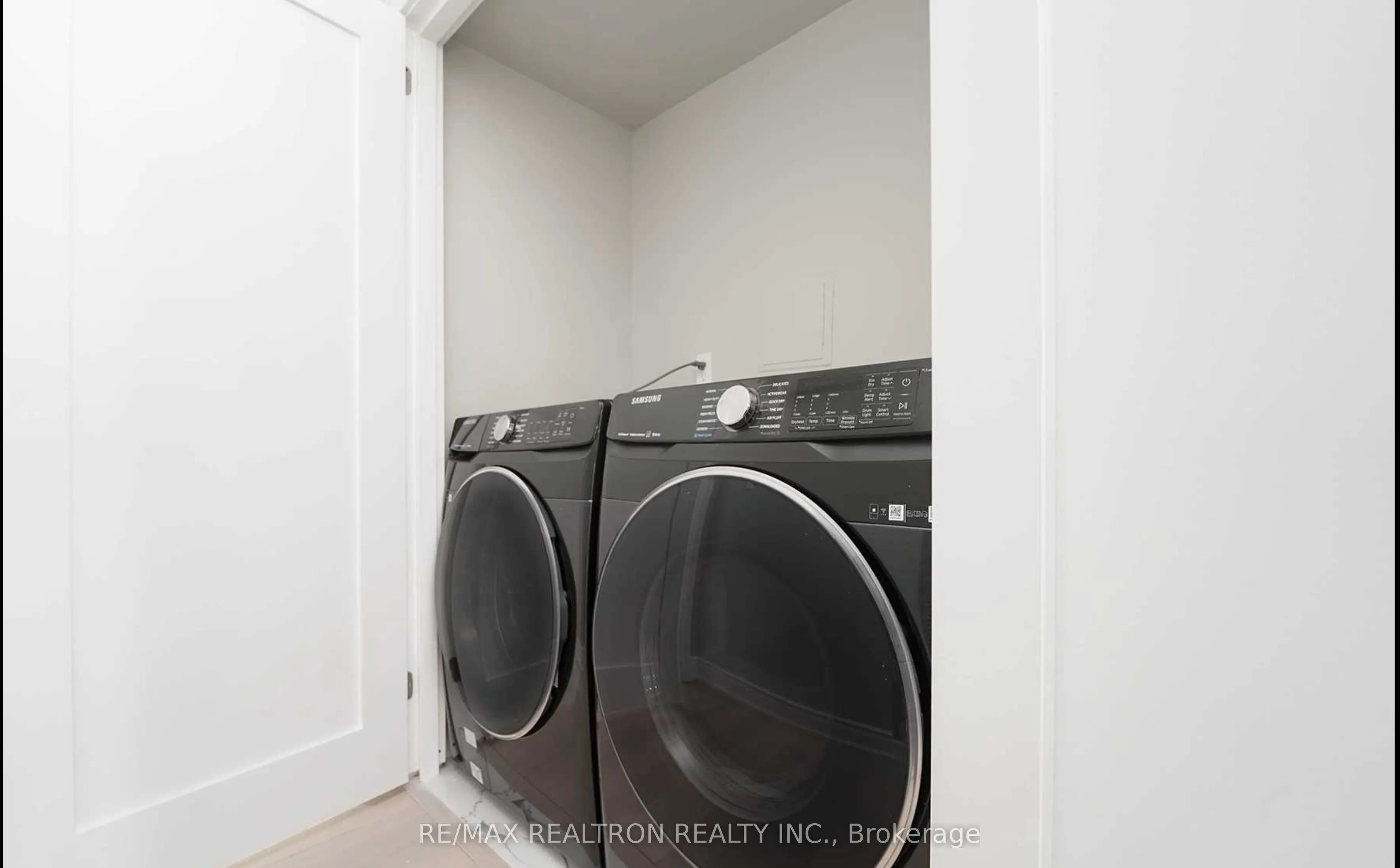 85 Skymark Drive #502