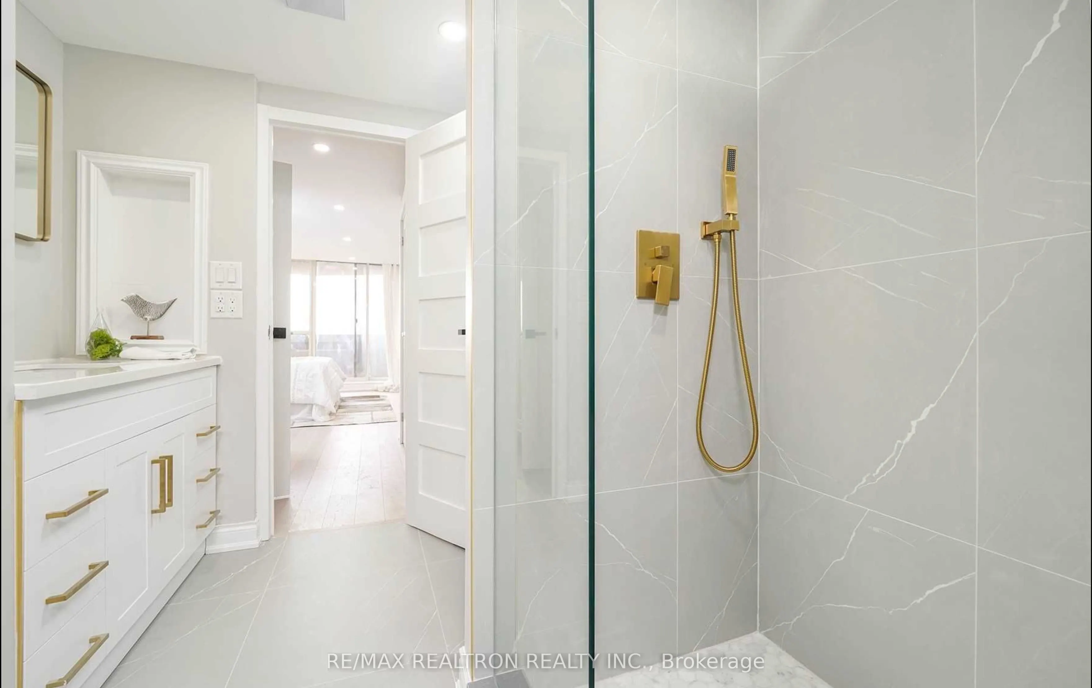 85 Skymark Drive #502
