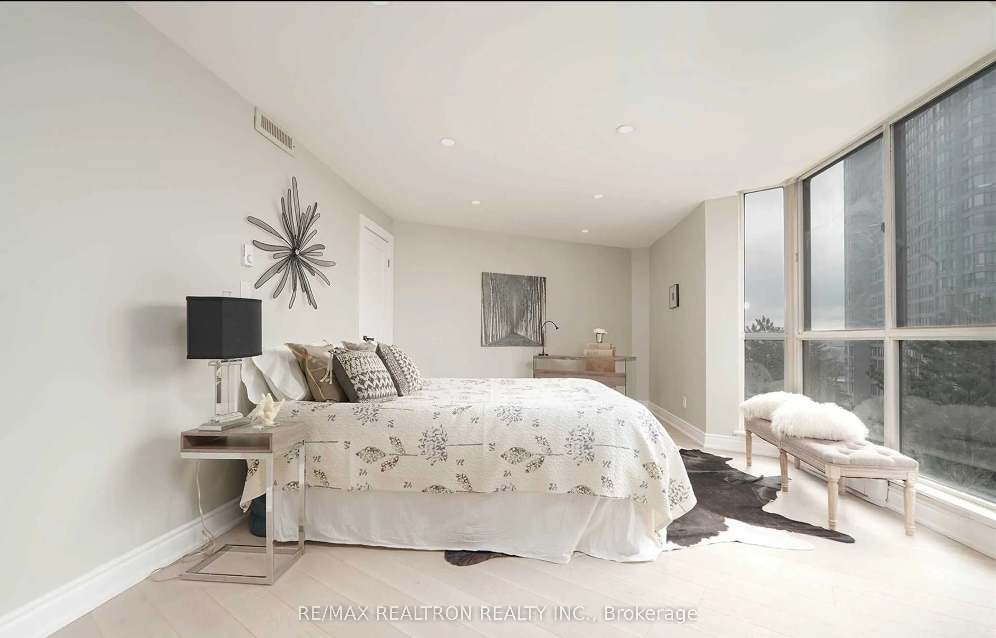 85 Skymark Drive #502