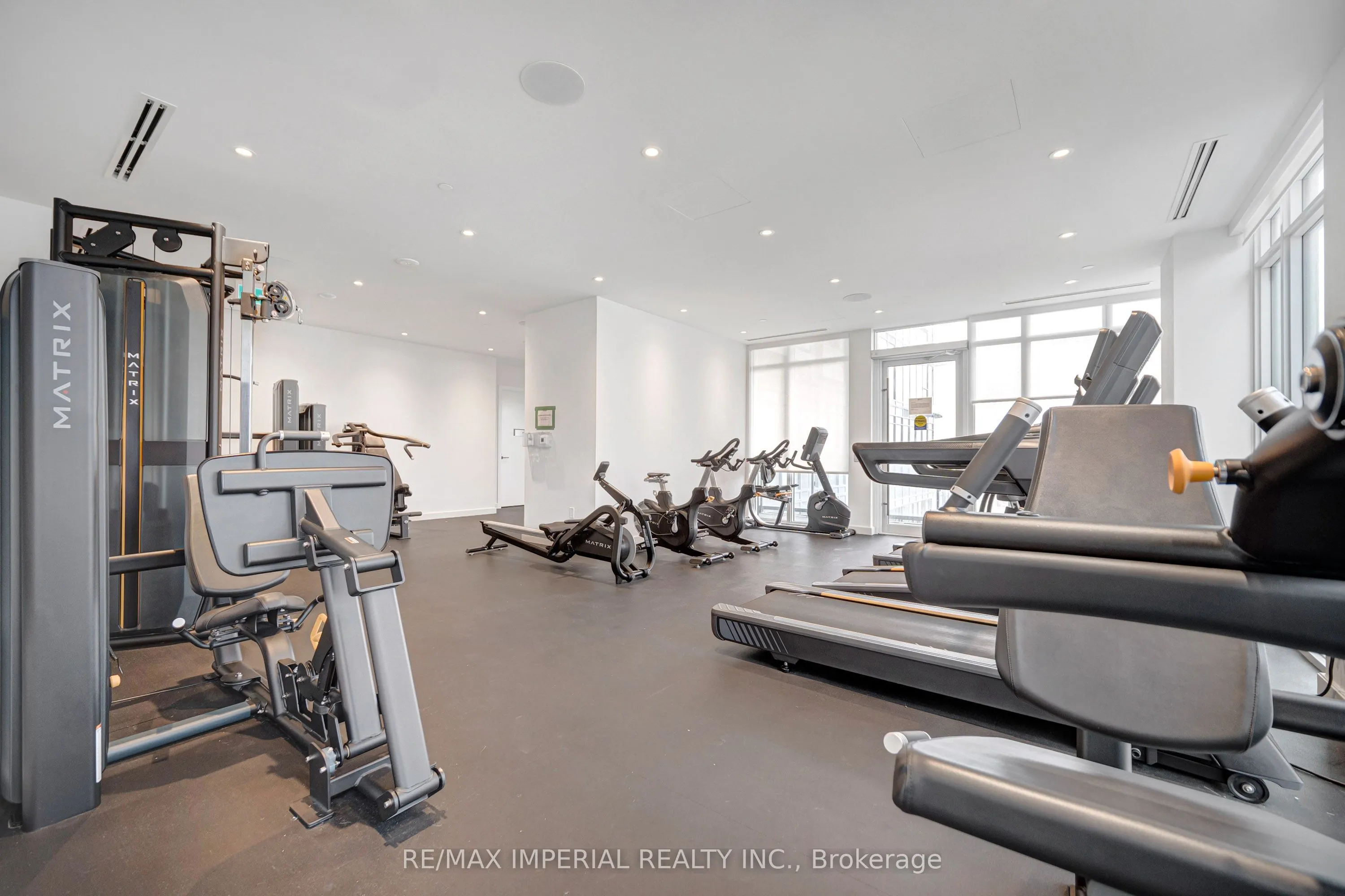 280 Dundas Street W #601