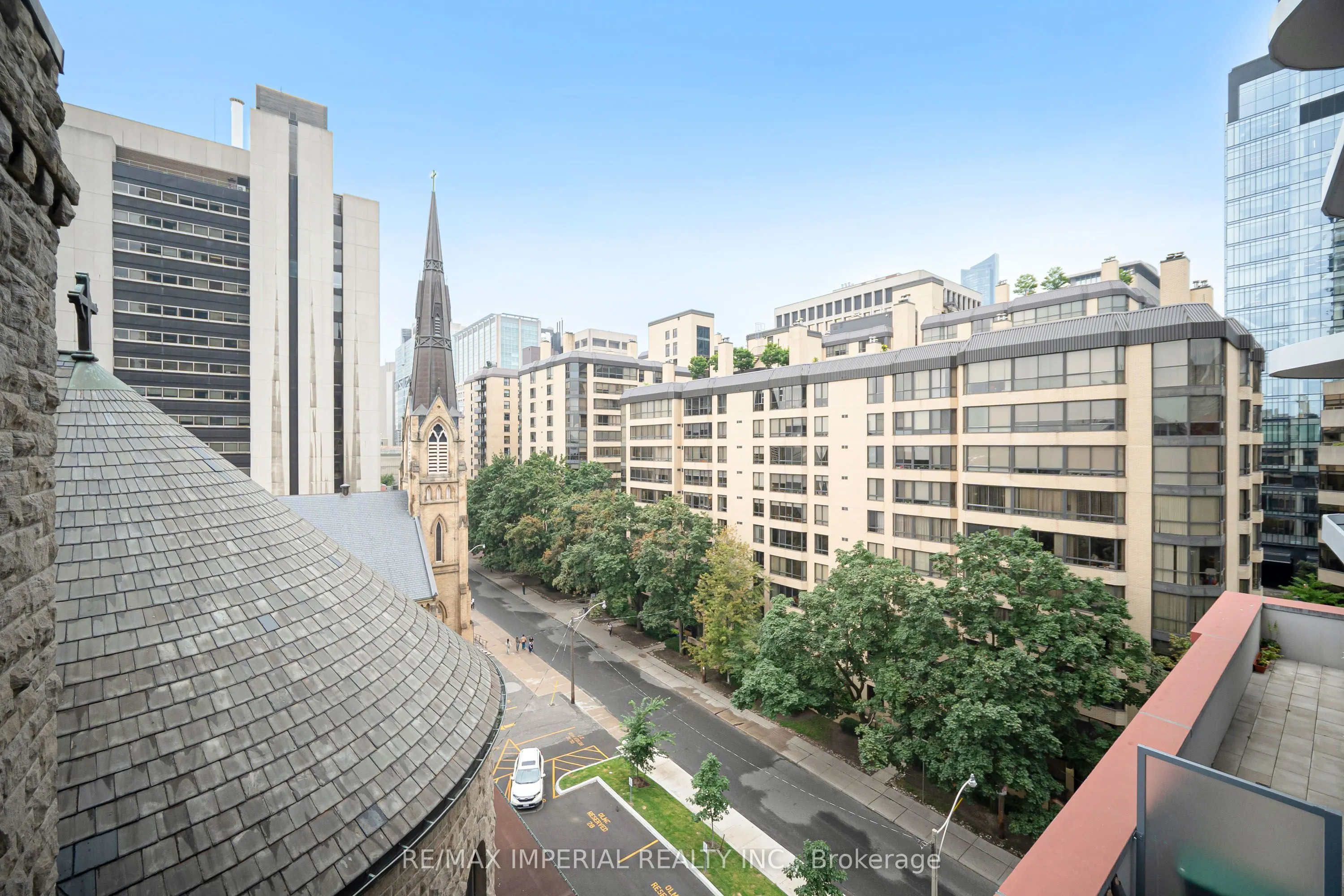 280 Dundas Street W #601