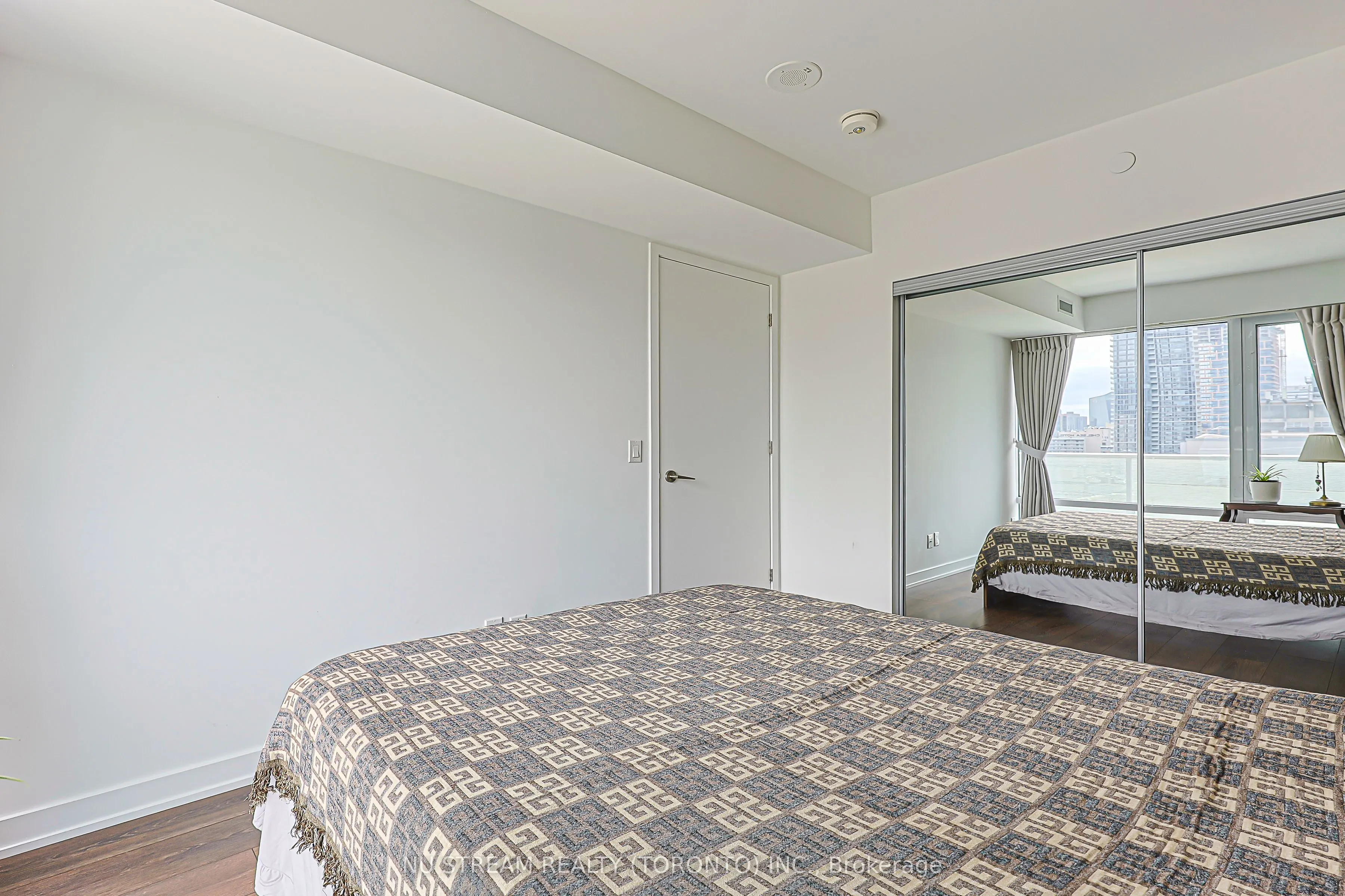 501 Yonge Street #1710