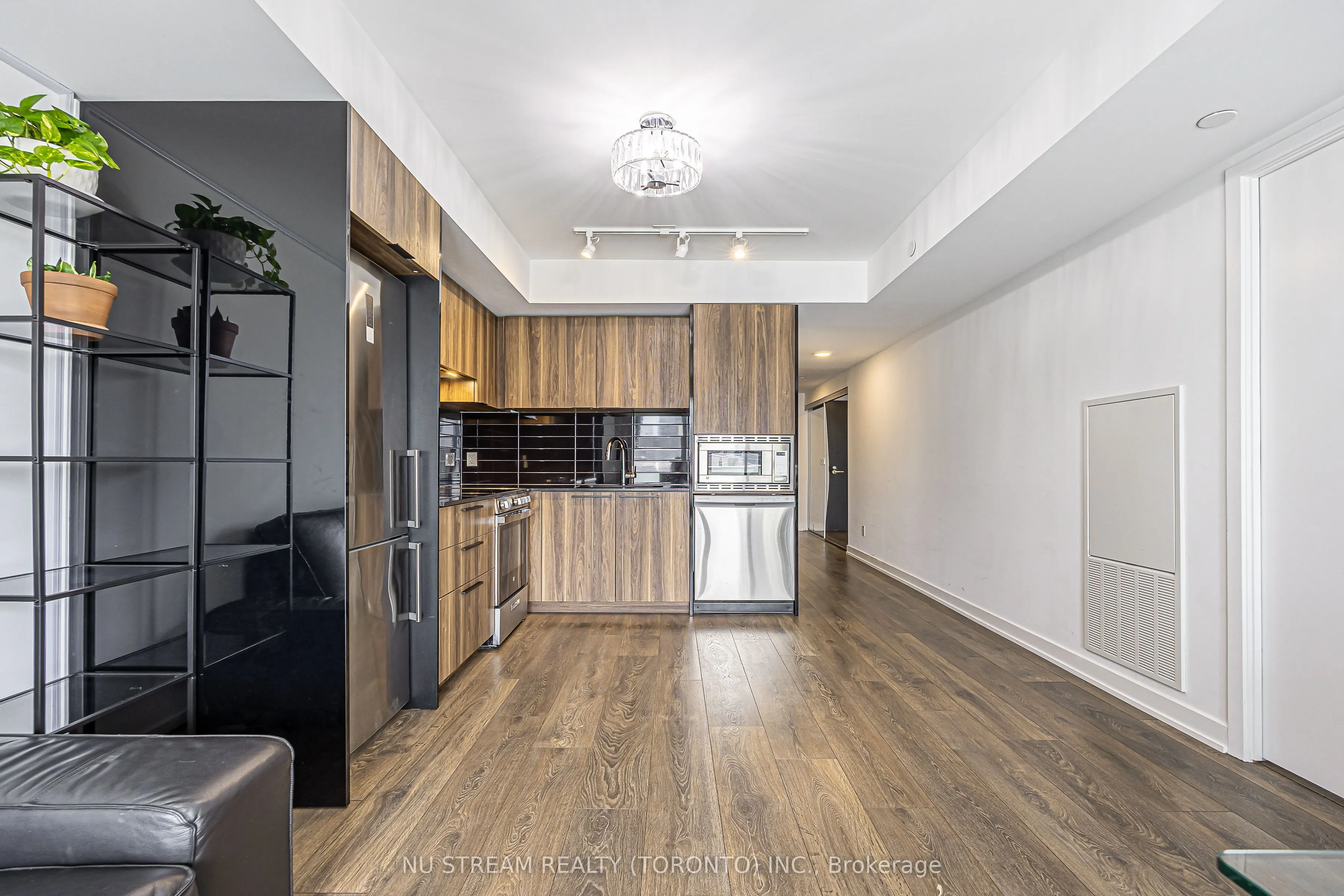 501 Yonge Street #1710