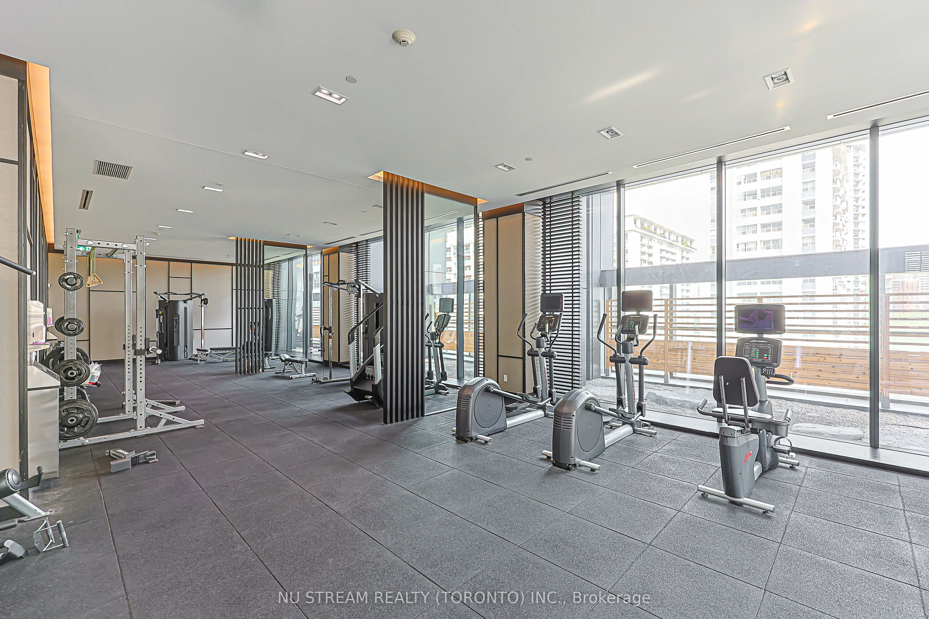 501 Yonge Street #1710