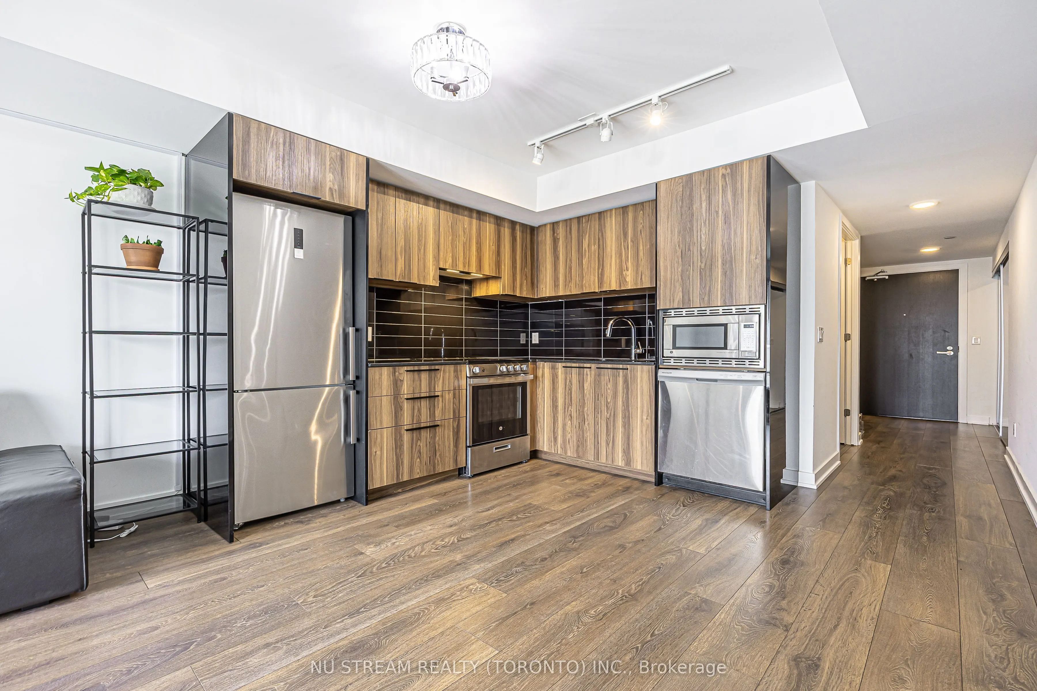 501 Yonge Street #1710