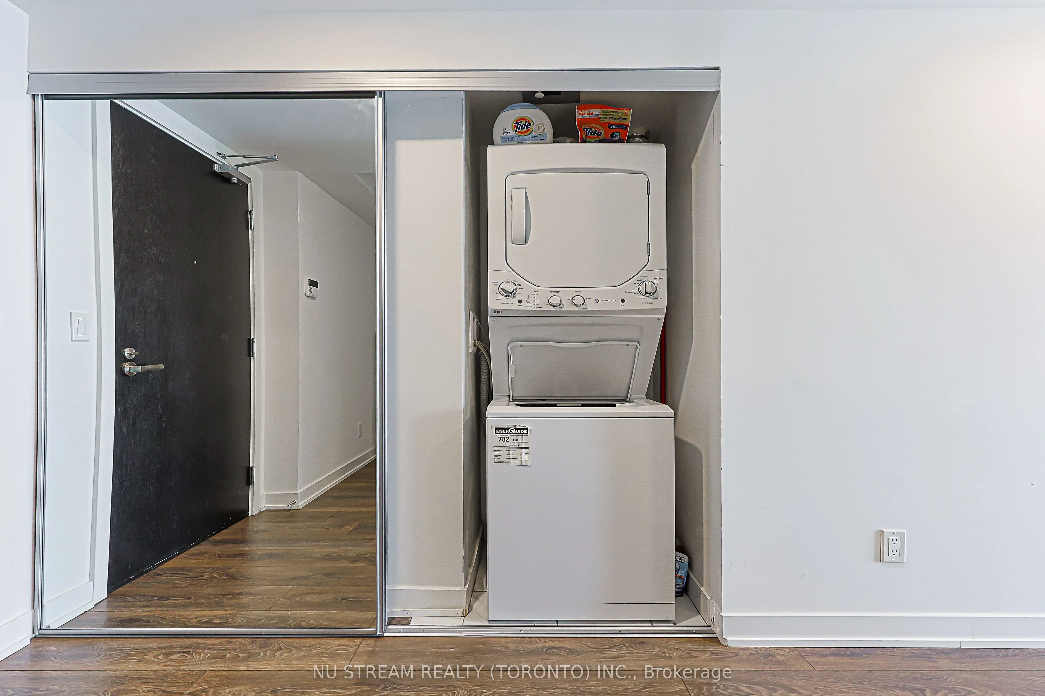 501 Yonge Street #1710