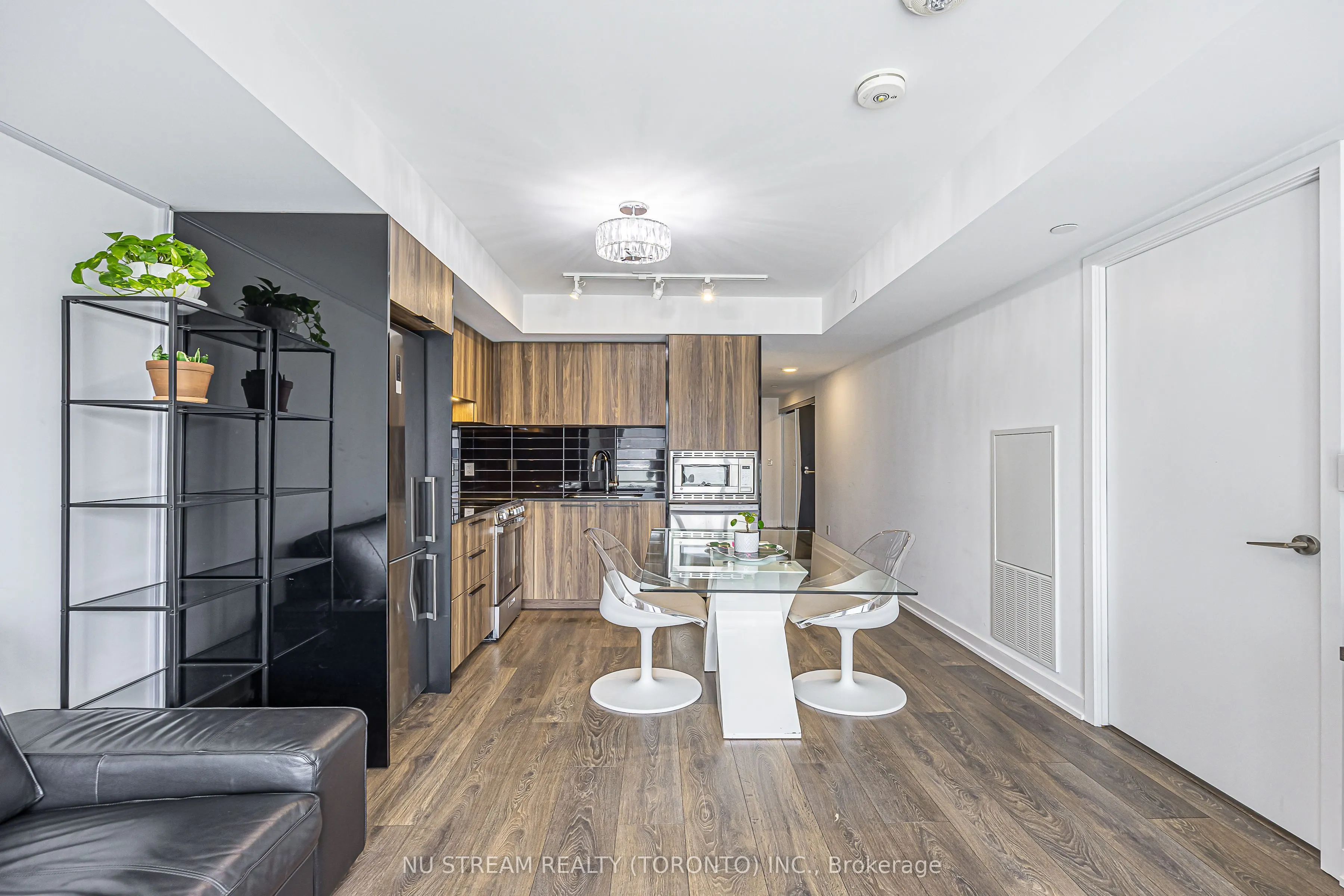 501 Yonge Street #1710
