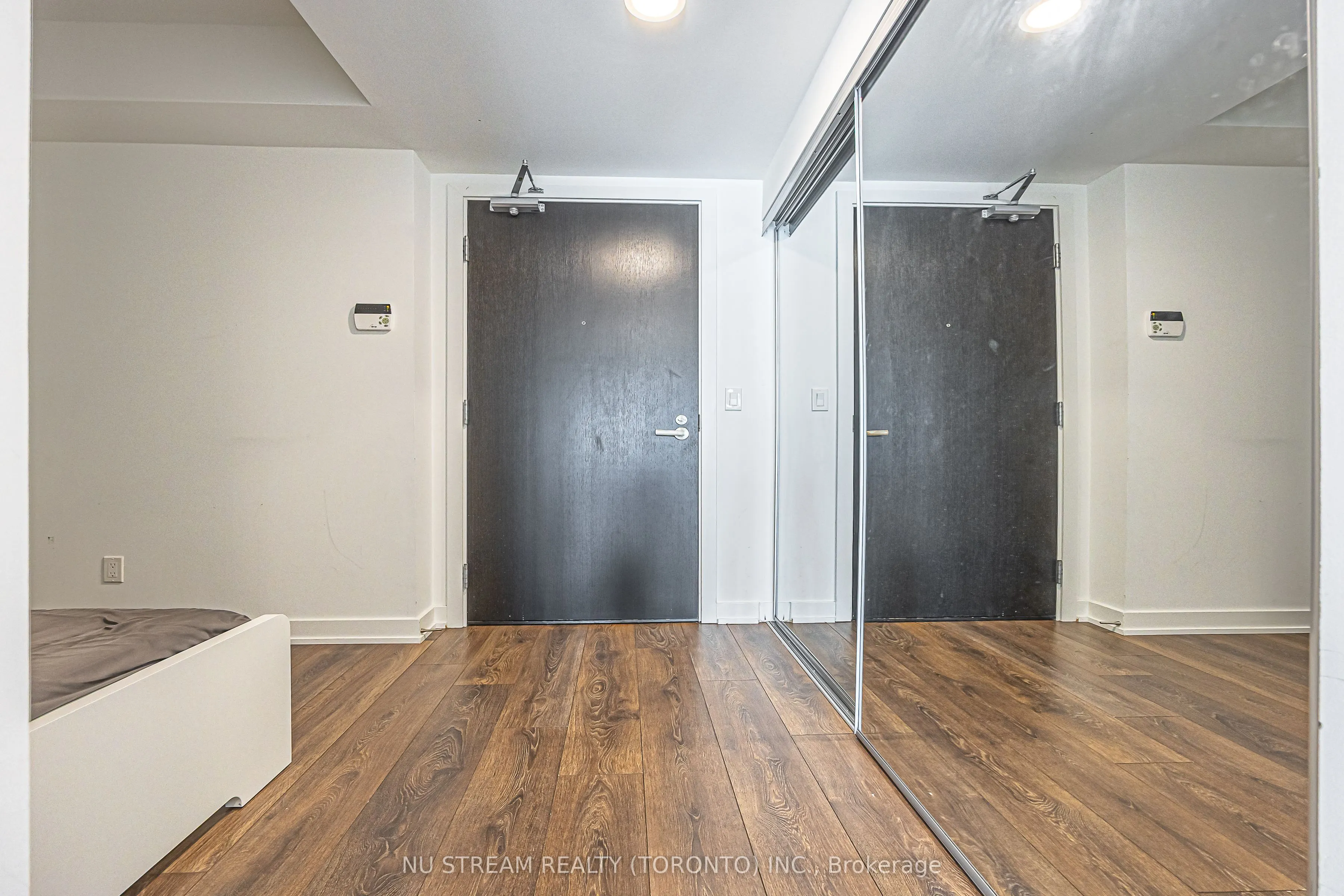 501 Yonge Street #1710