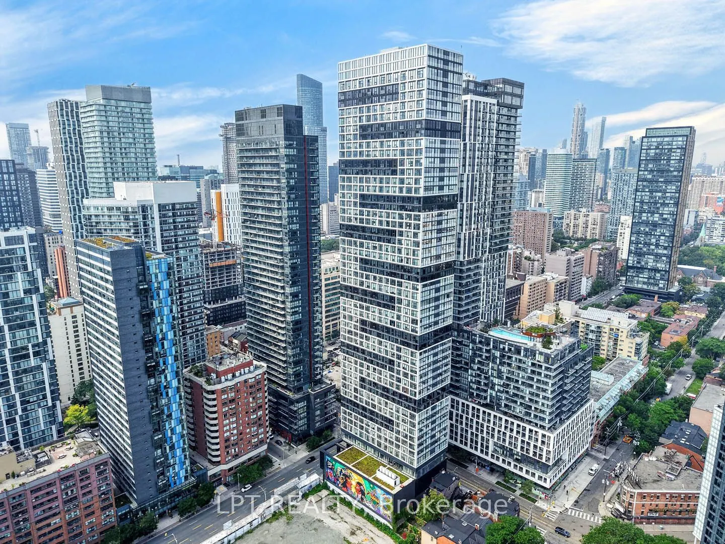 181 Dundas Street E #807