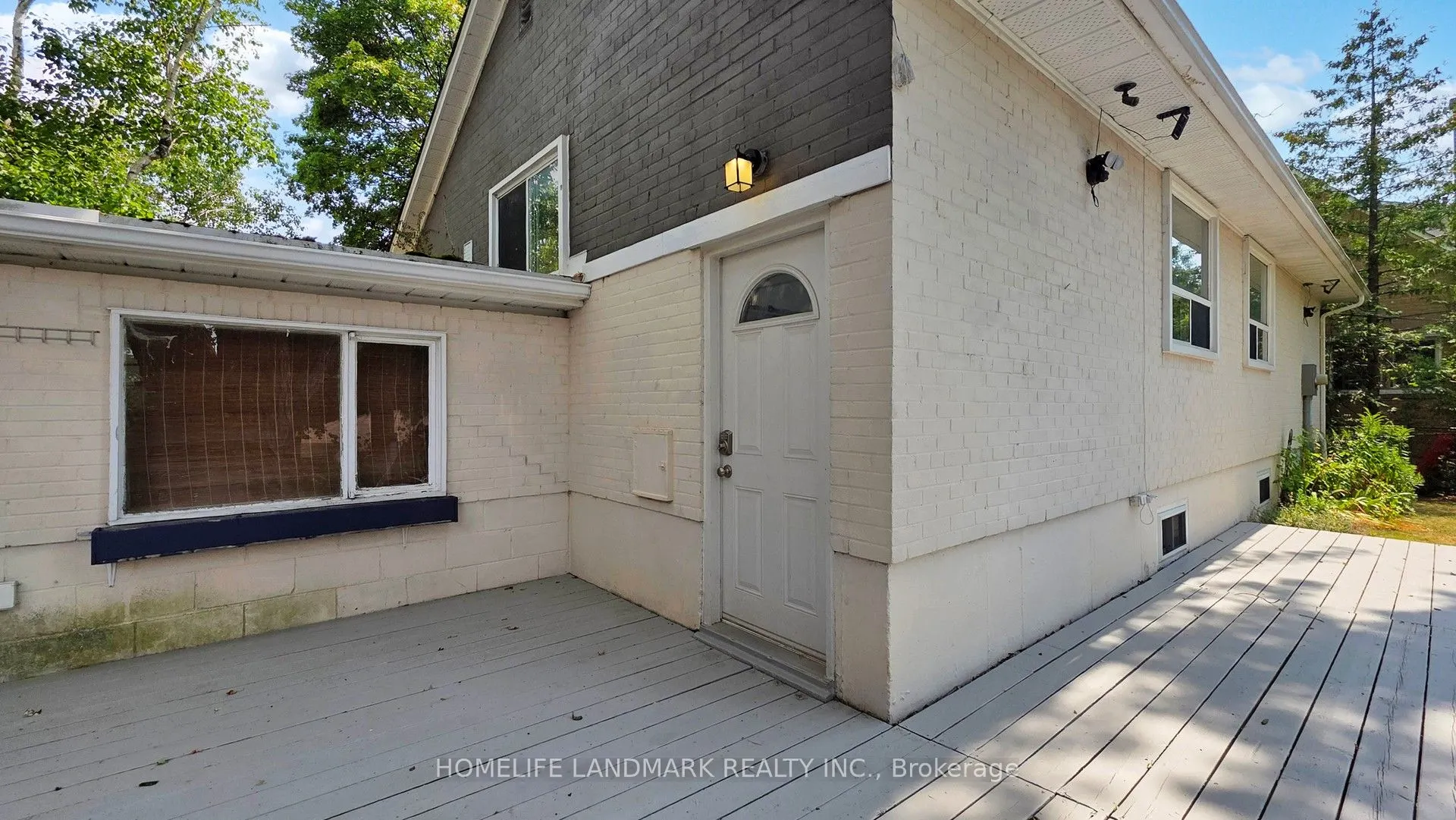 30 Paperbirch Drive