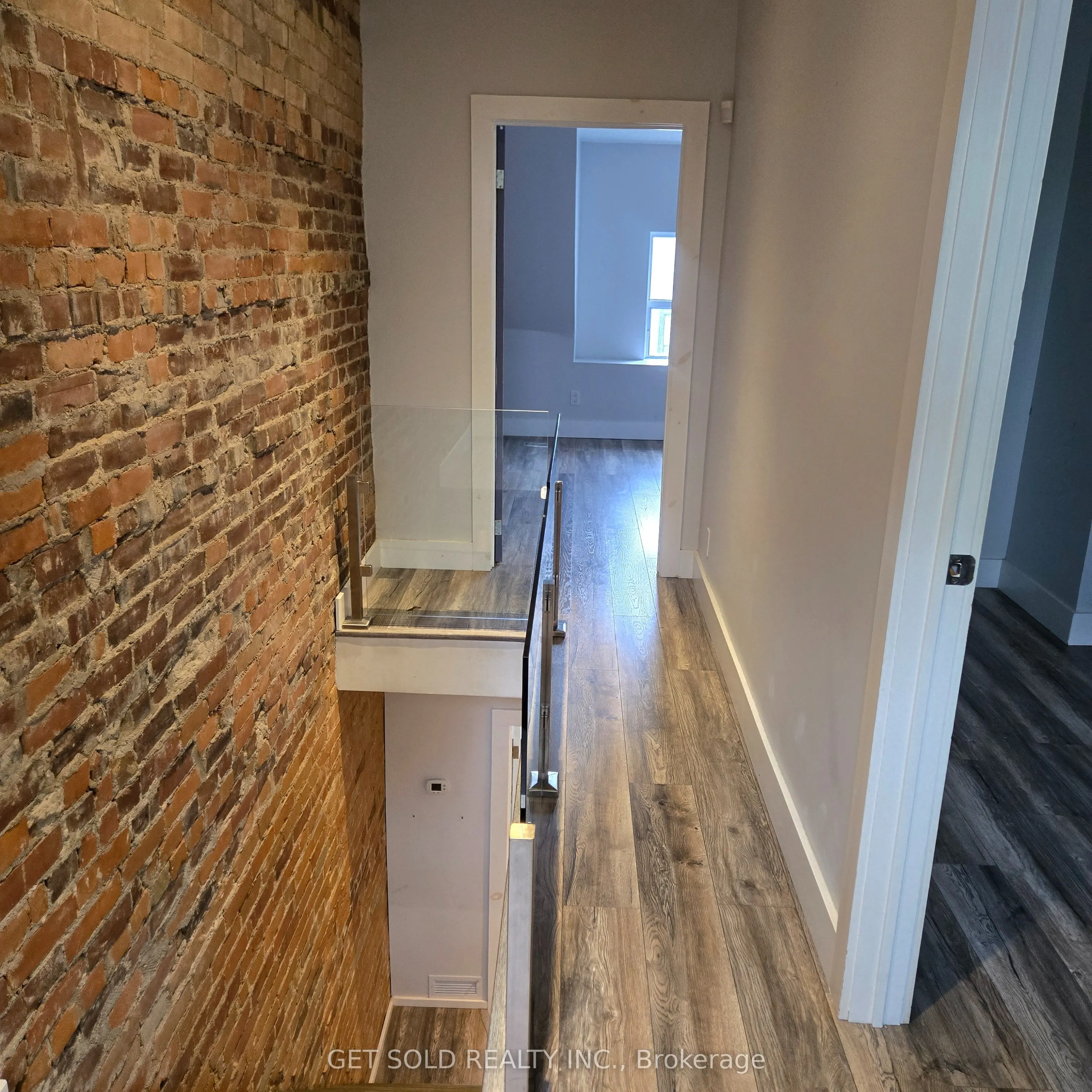 348 Dupont Street