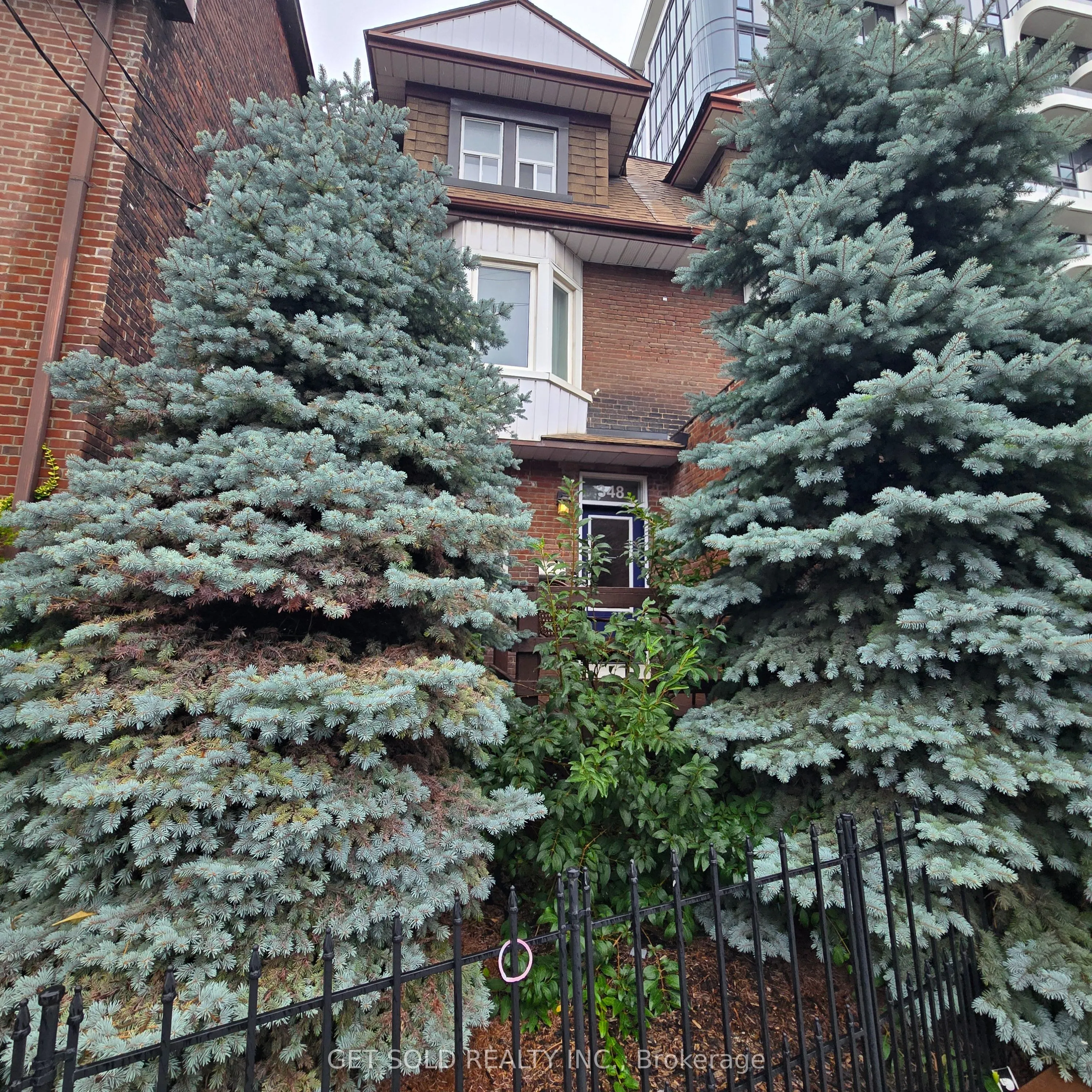 348 Dupont Street