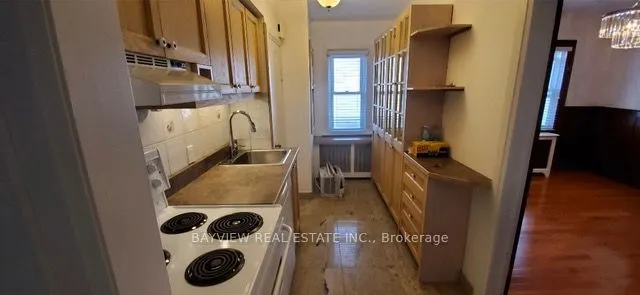 6 Deloraine Avenue #Main floor