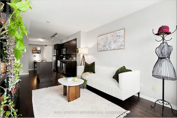 215 Fort York Boulevard