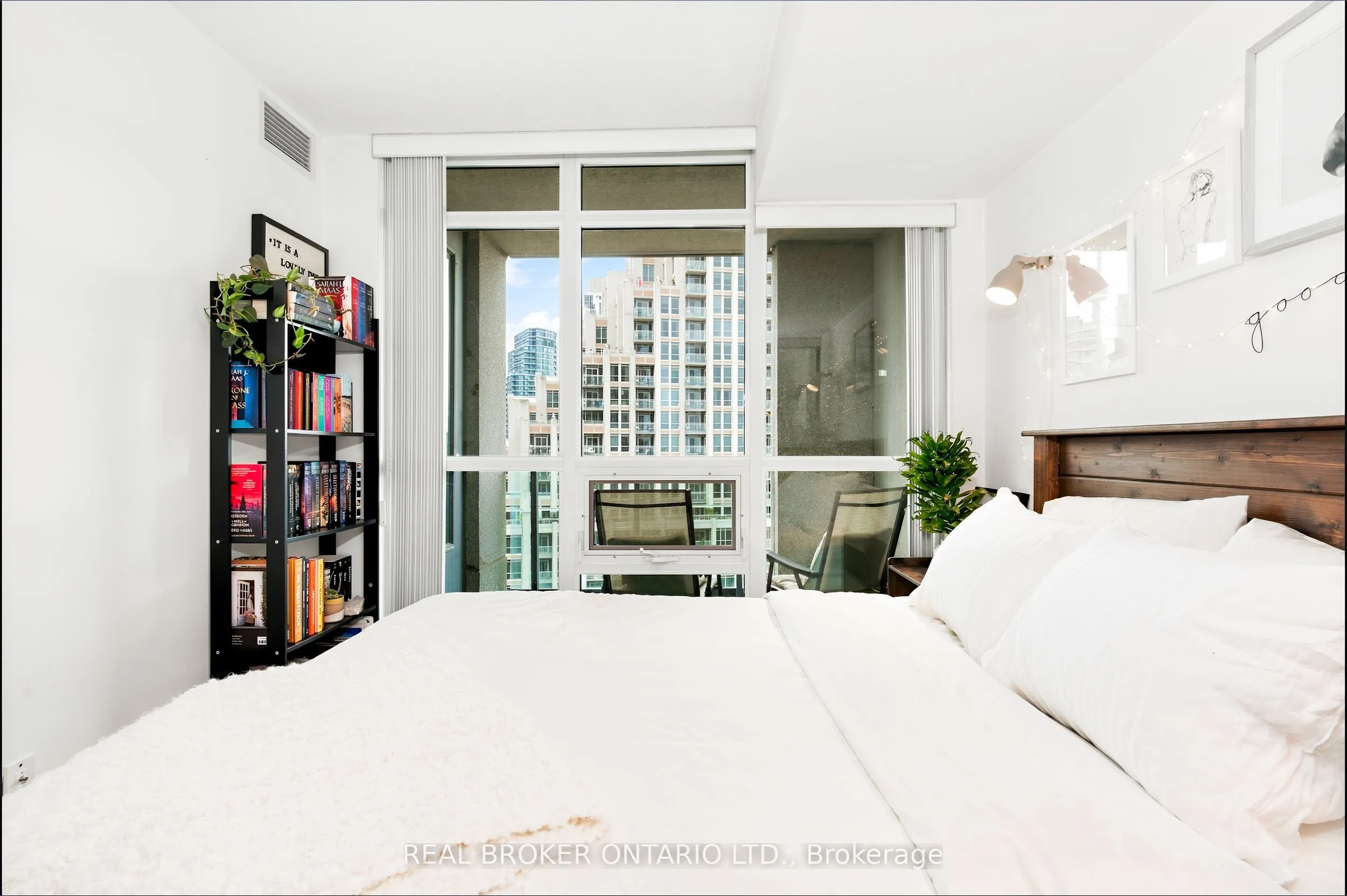 215 Fort York Boulevard #1312