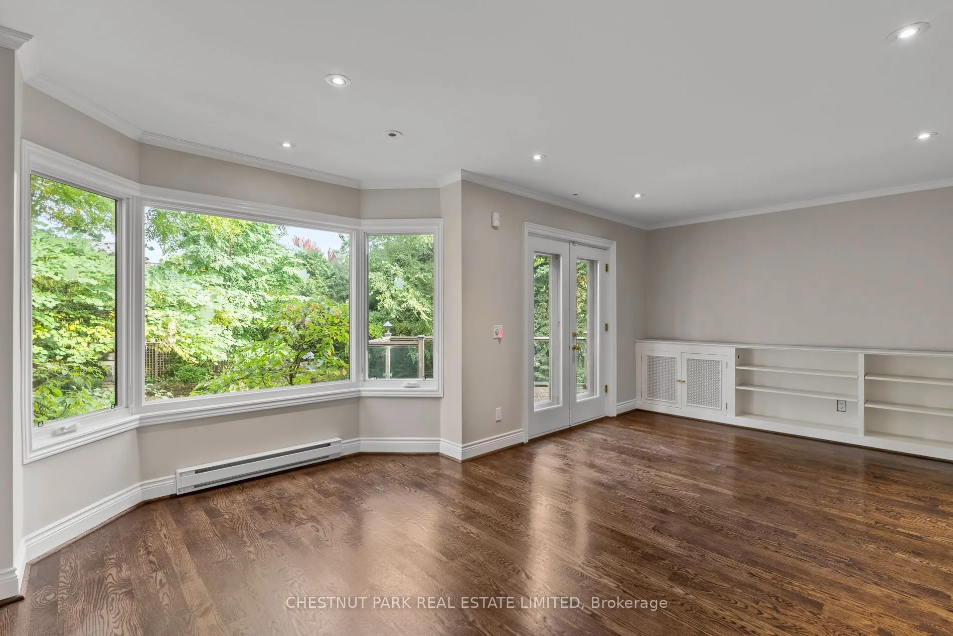 160 Cortleigh Boulevard