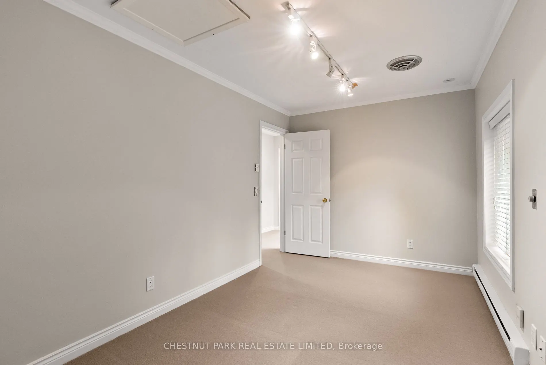 160 Cortleigh Boulevard
