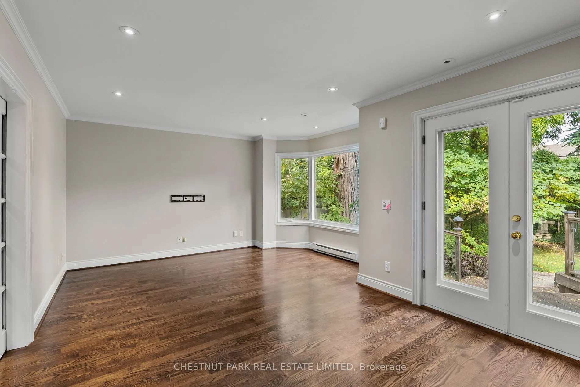 160 Cortleigh Boulevard