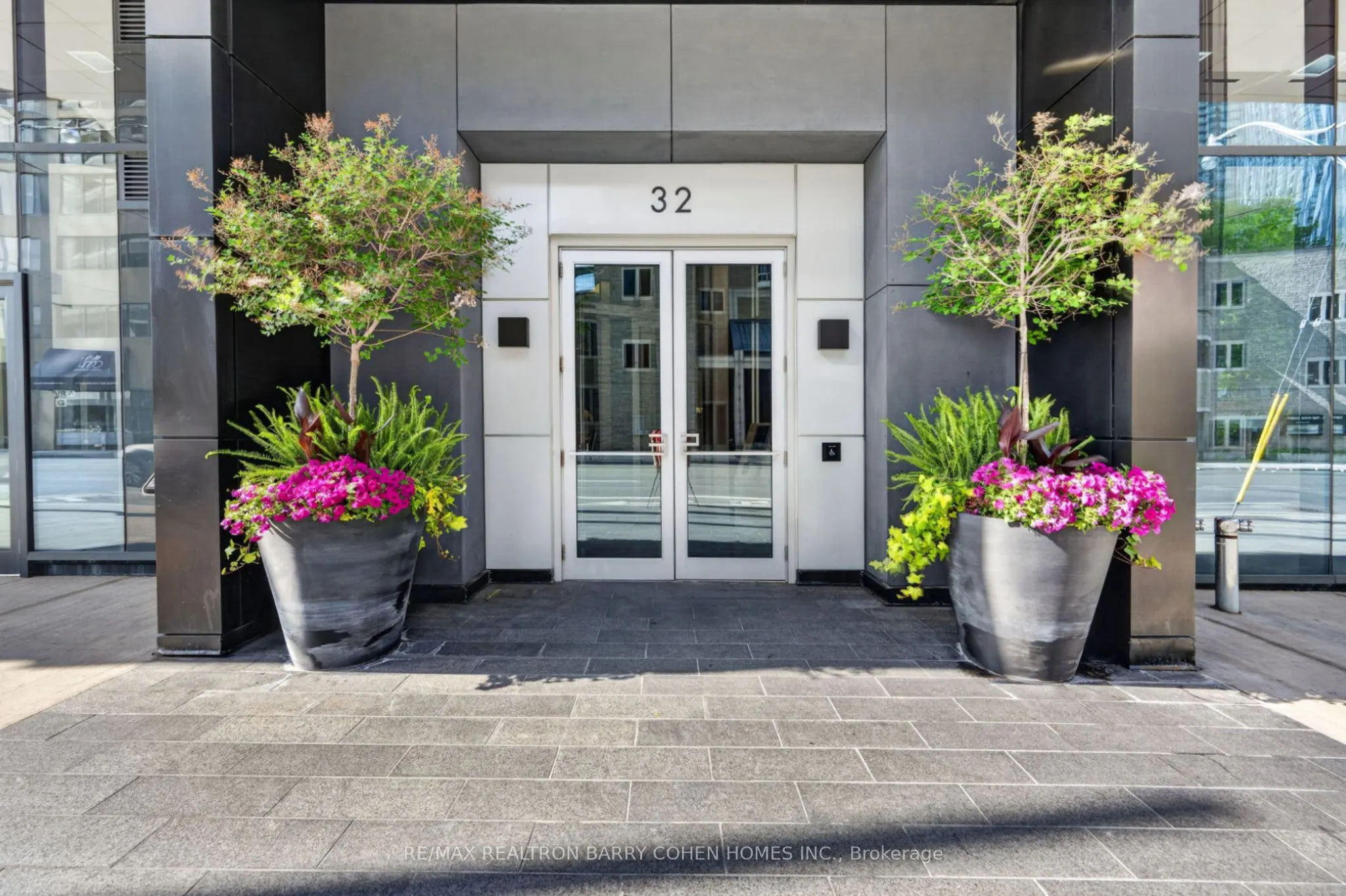 32 Davenport Road #303