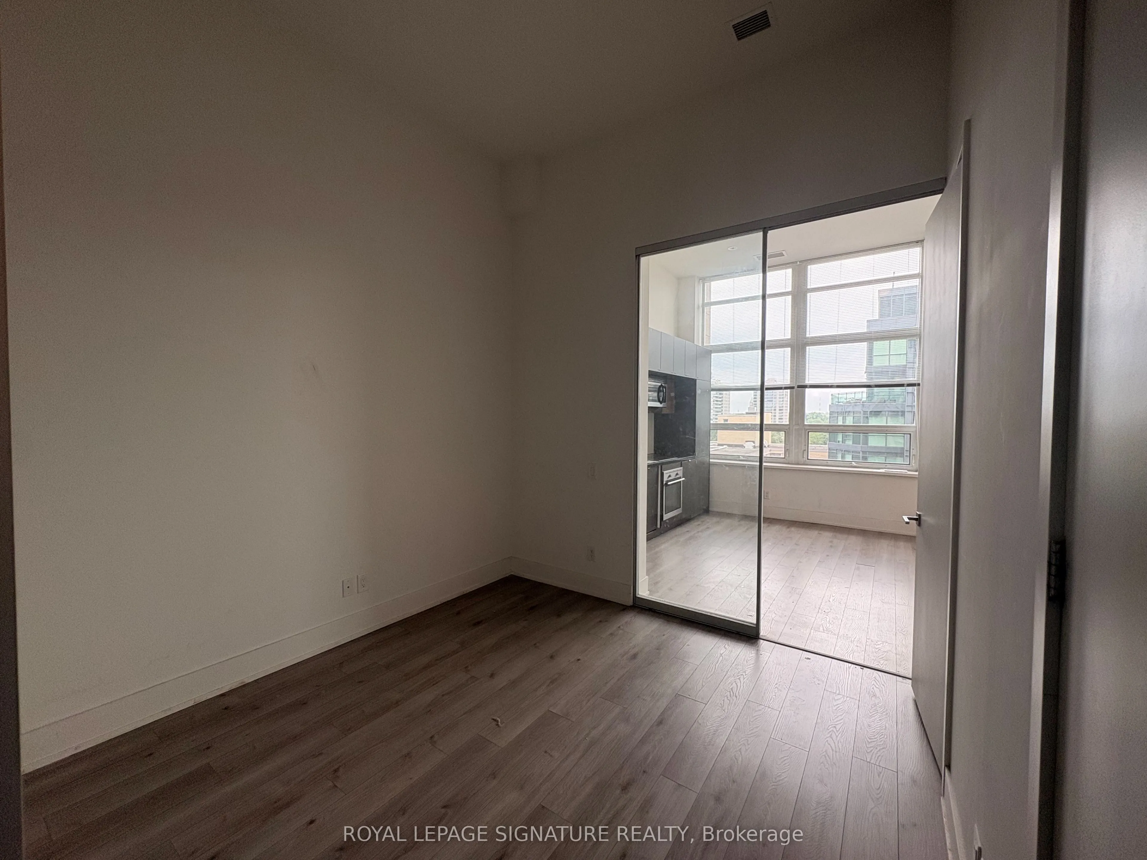 111 St Clair Avenue W #802
