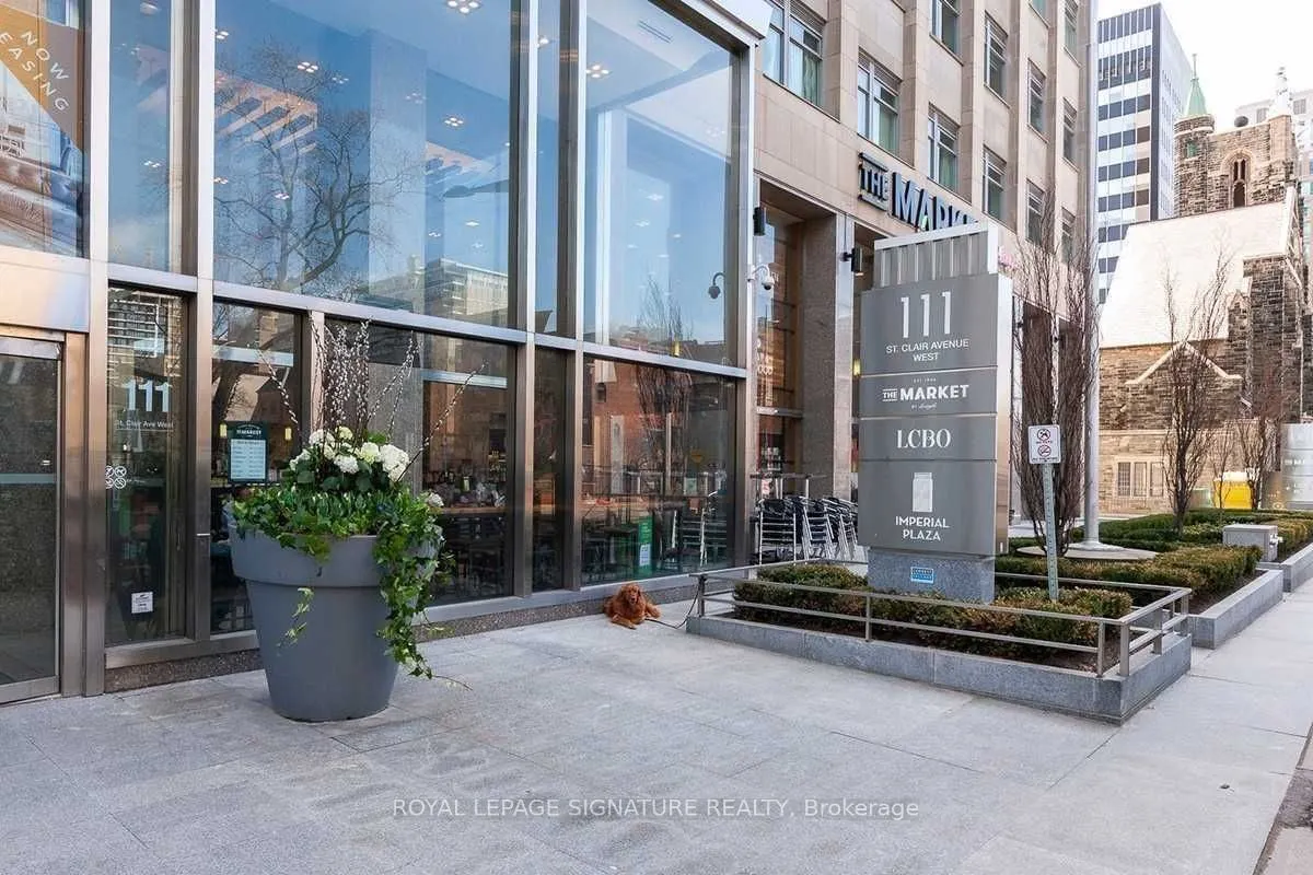 111 St Clair Avenue W #802