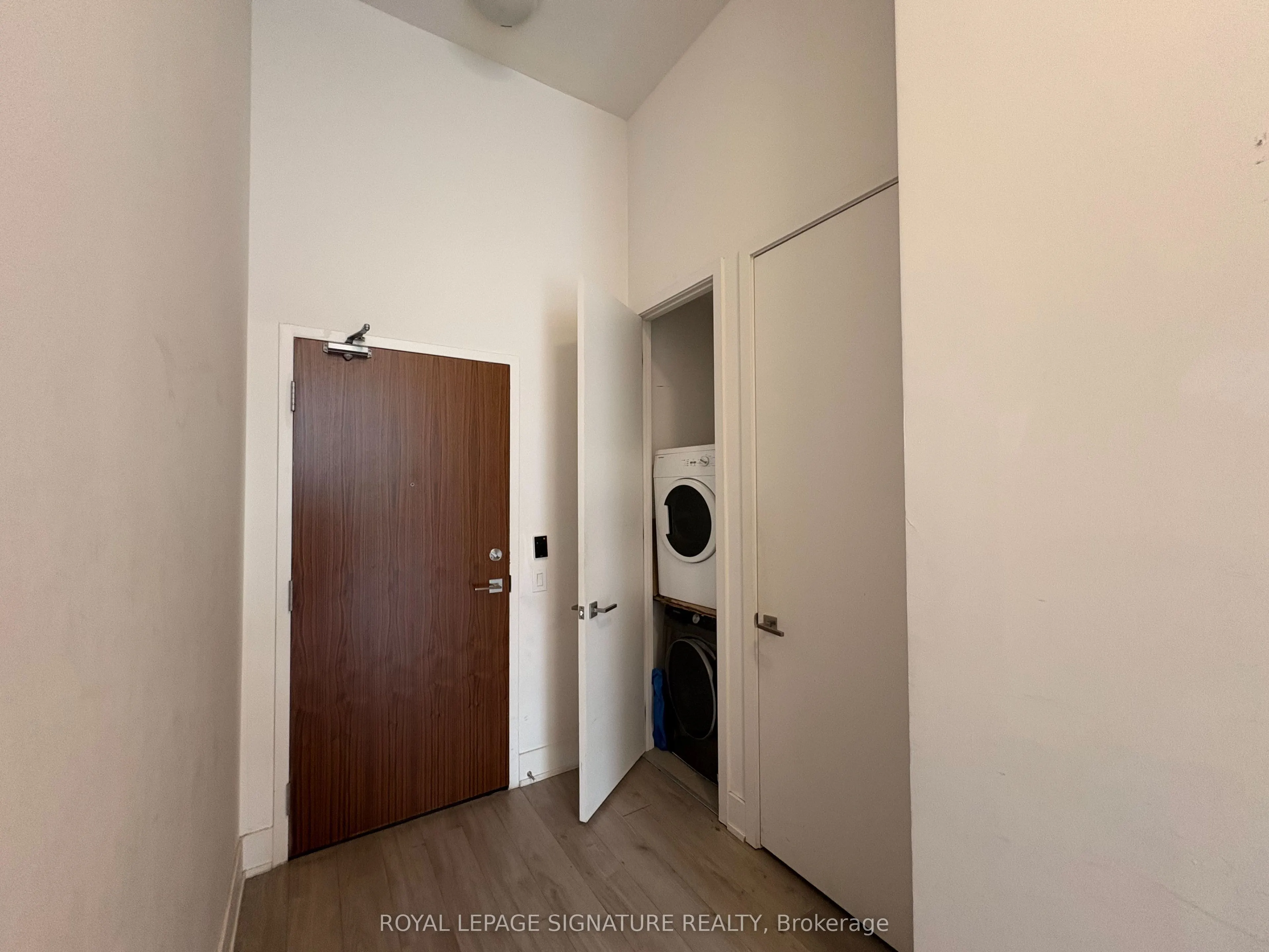 111 St Clair Avenue W #802