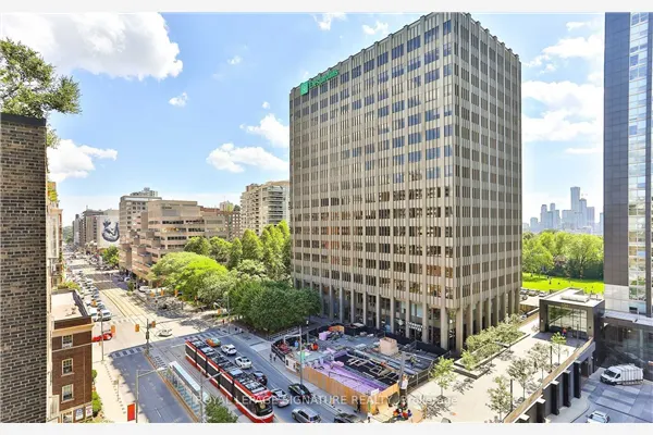 111 St Clair Avenue W #802