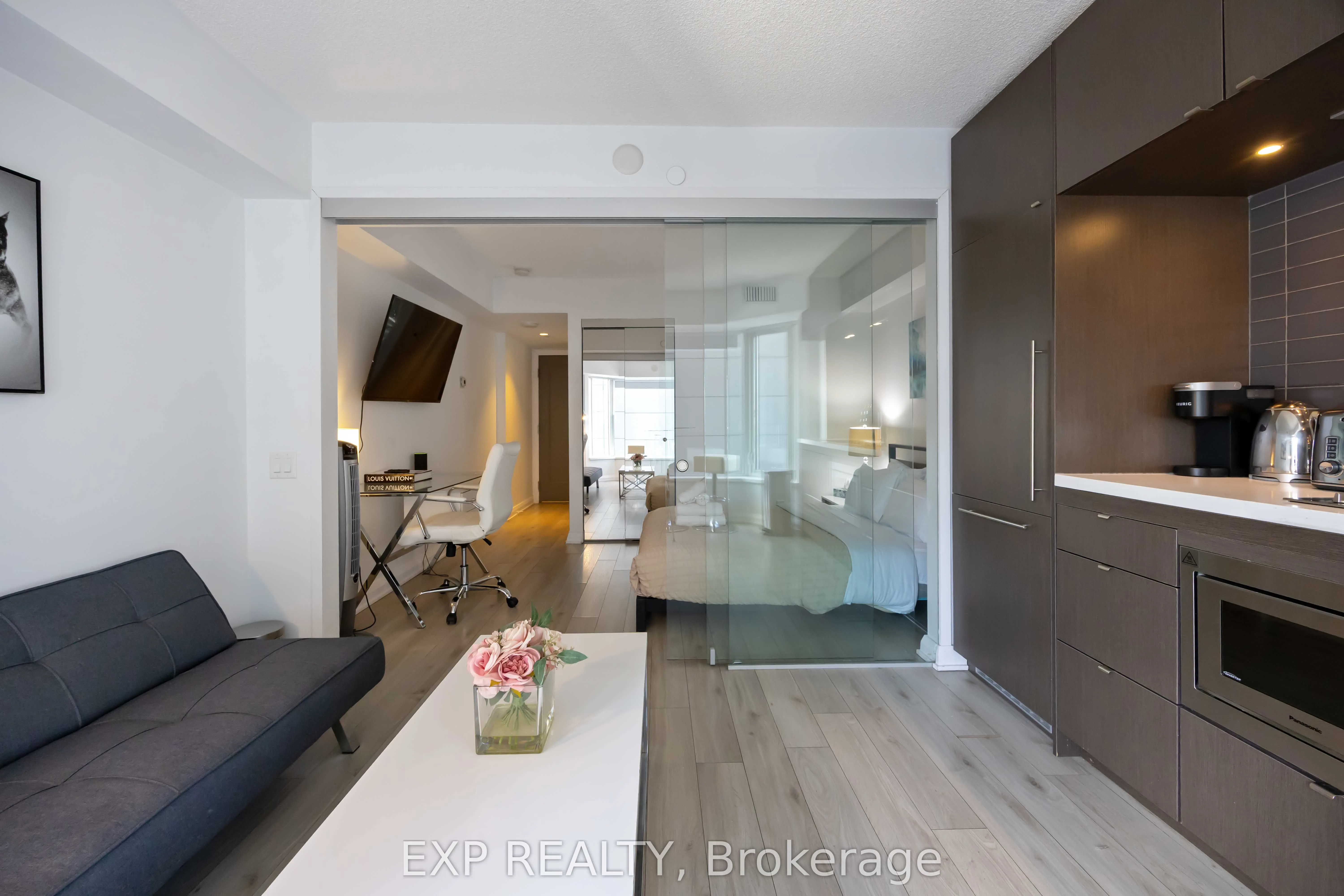 155 Yorkville Avenue #1106