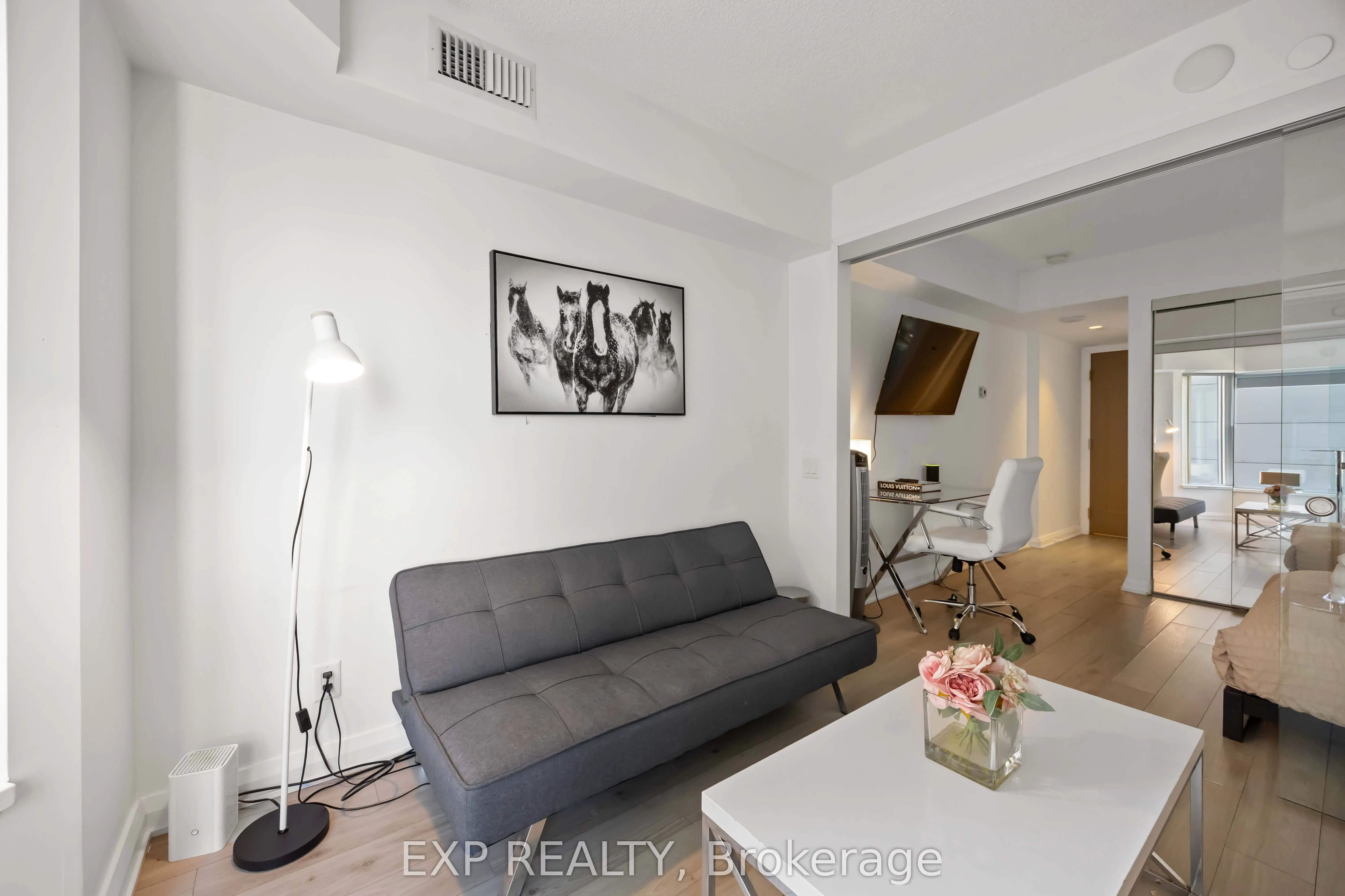 155 Yorkville Avenue #1106