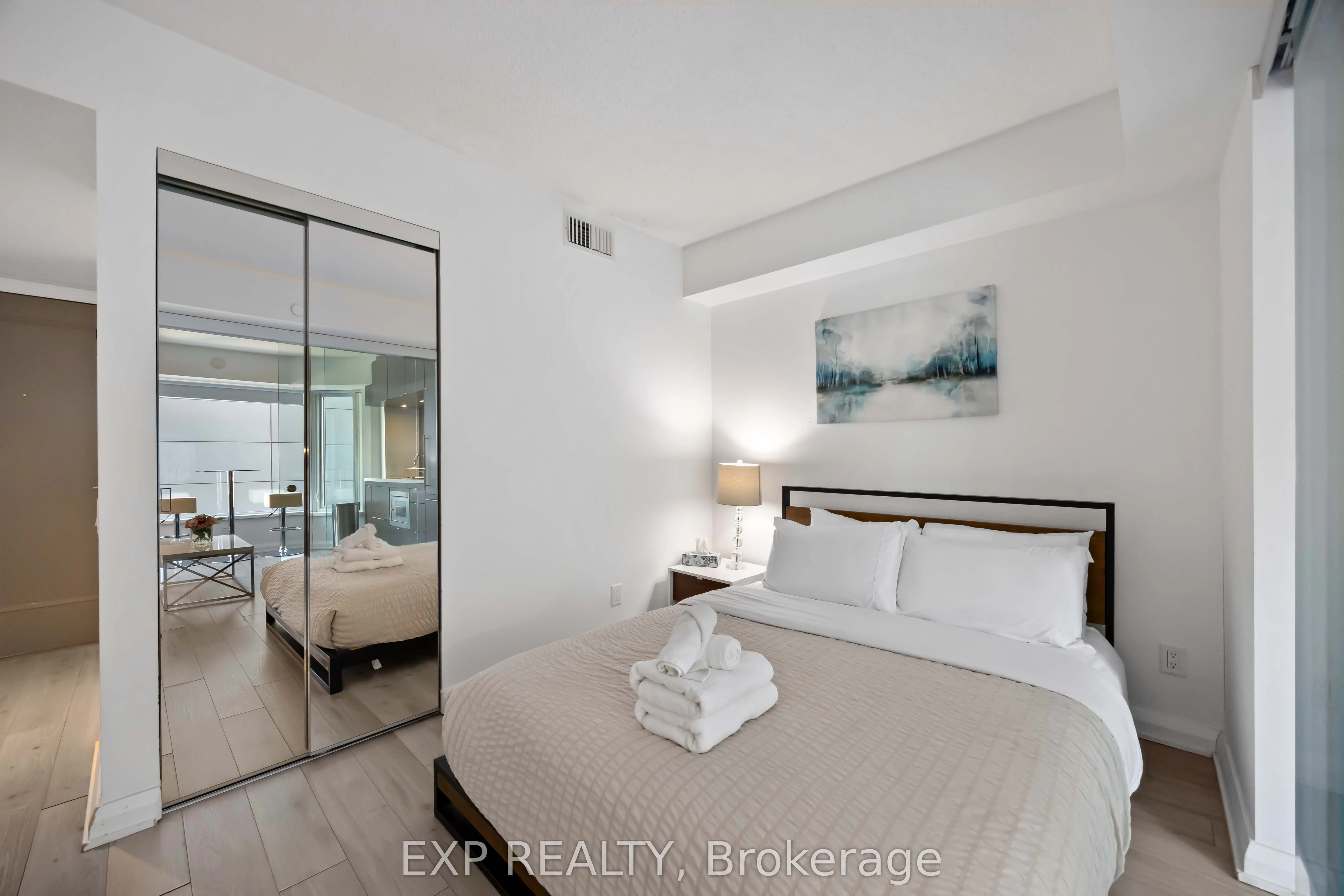 155 Yorkville Avenue #1106