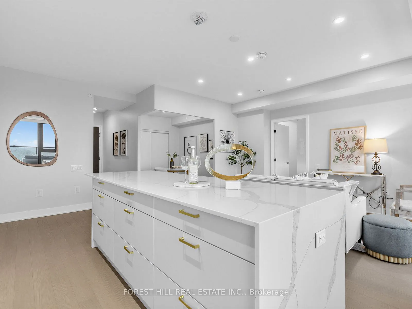 250 Lawrence Avenue W #810