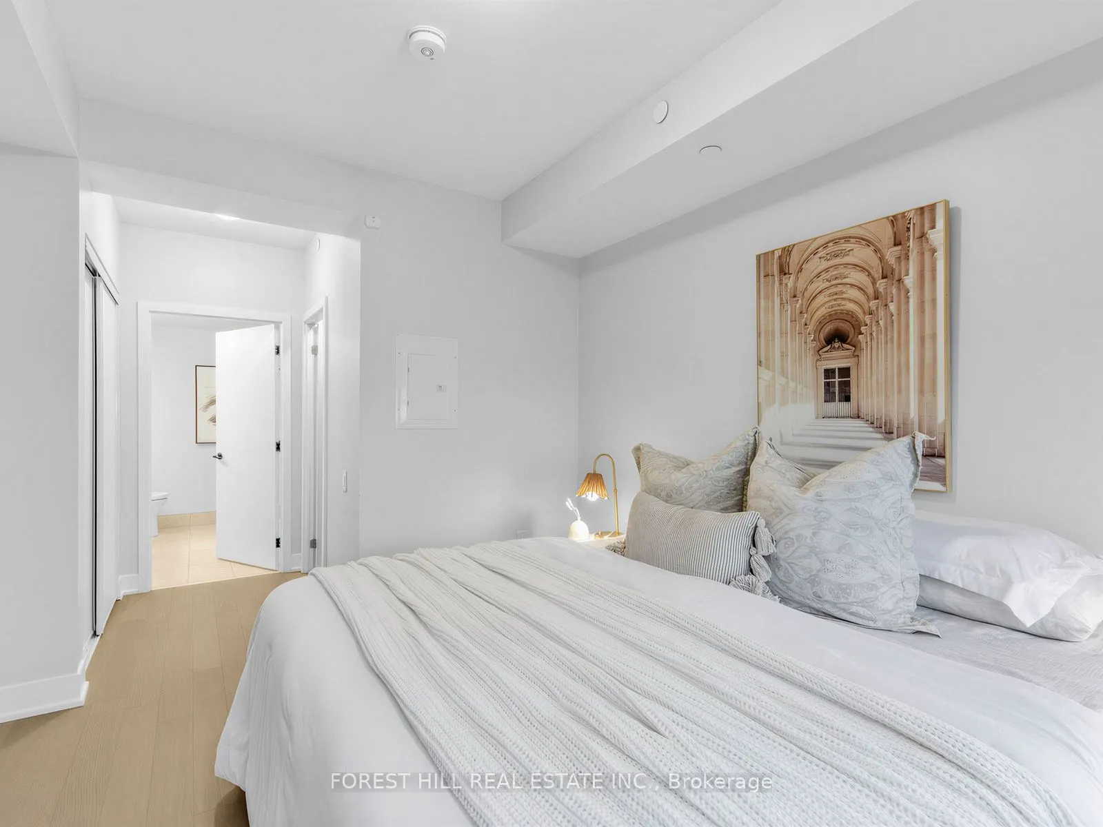 250 Lawrence Avenue W #810