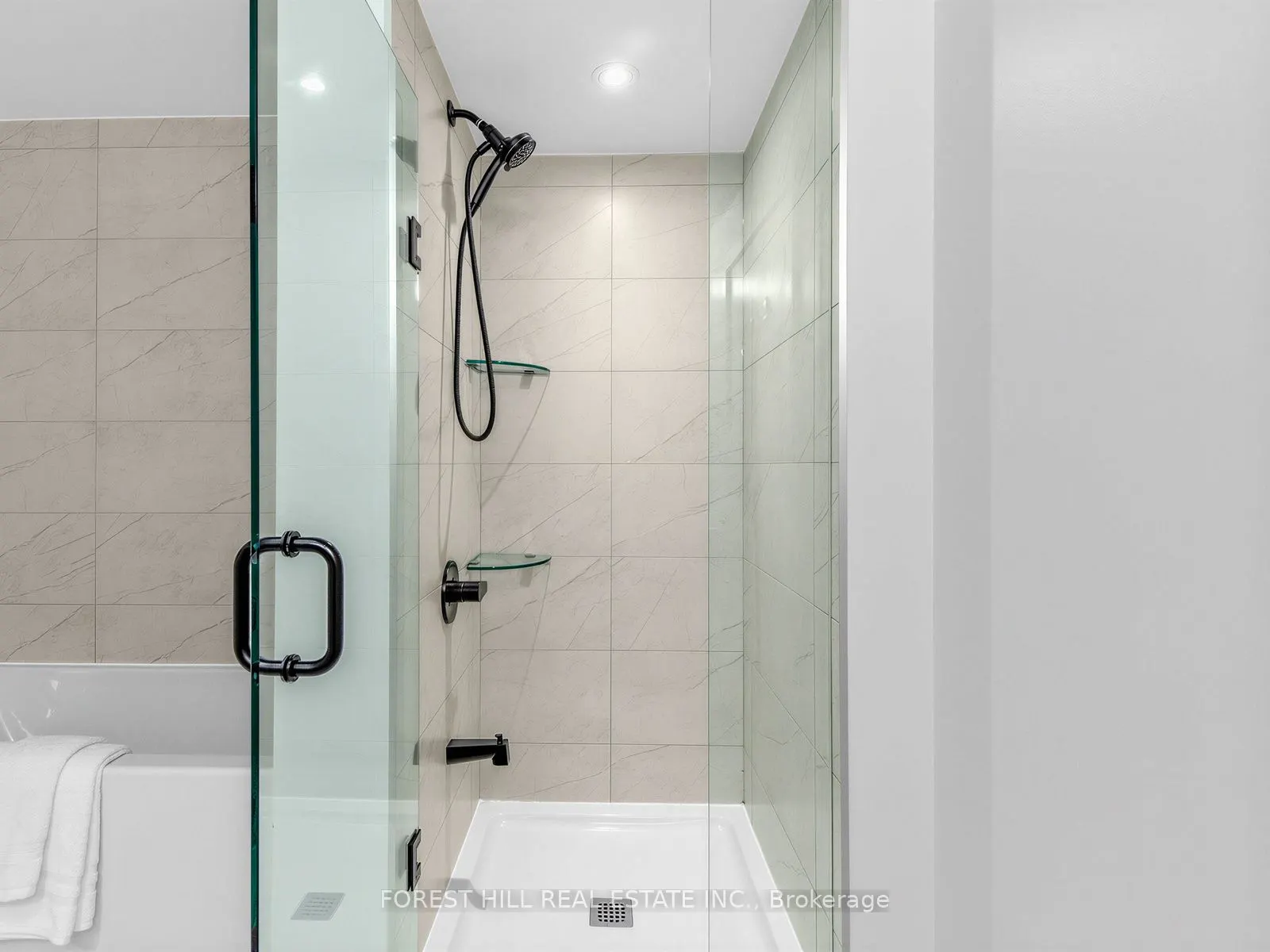 250 Lawrence Avenue W #810
