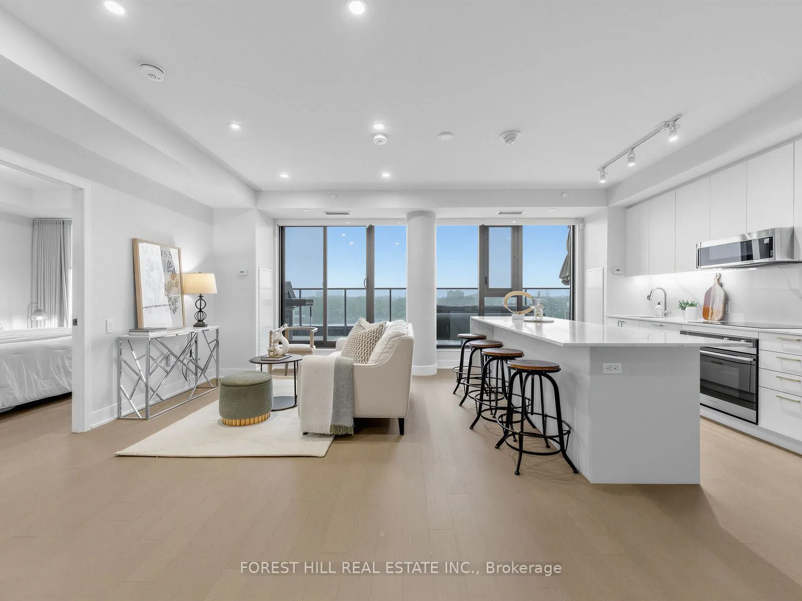250 Lawrence Avenue W #810