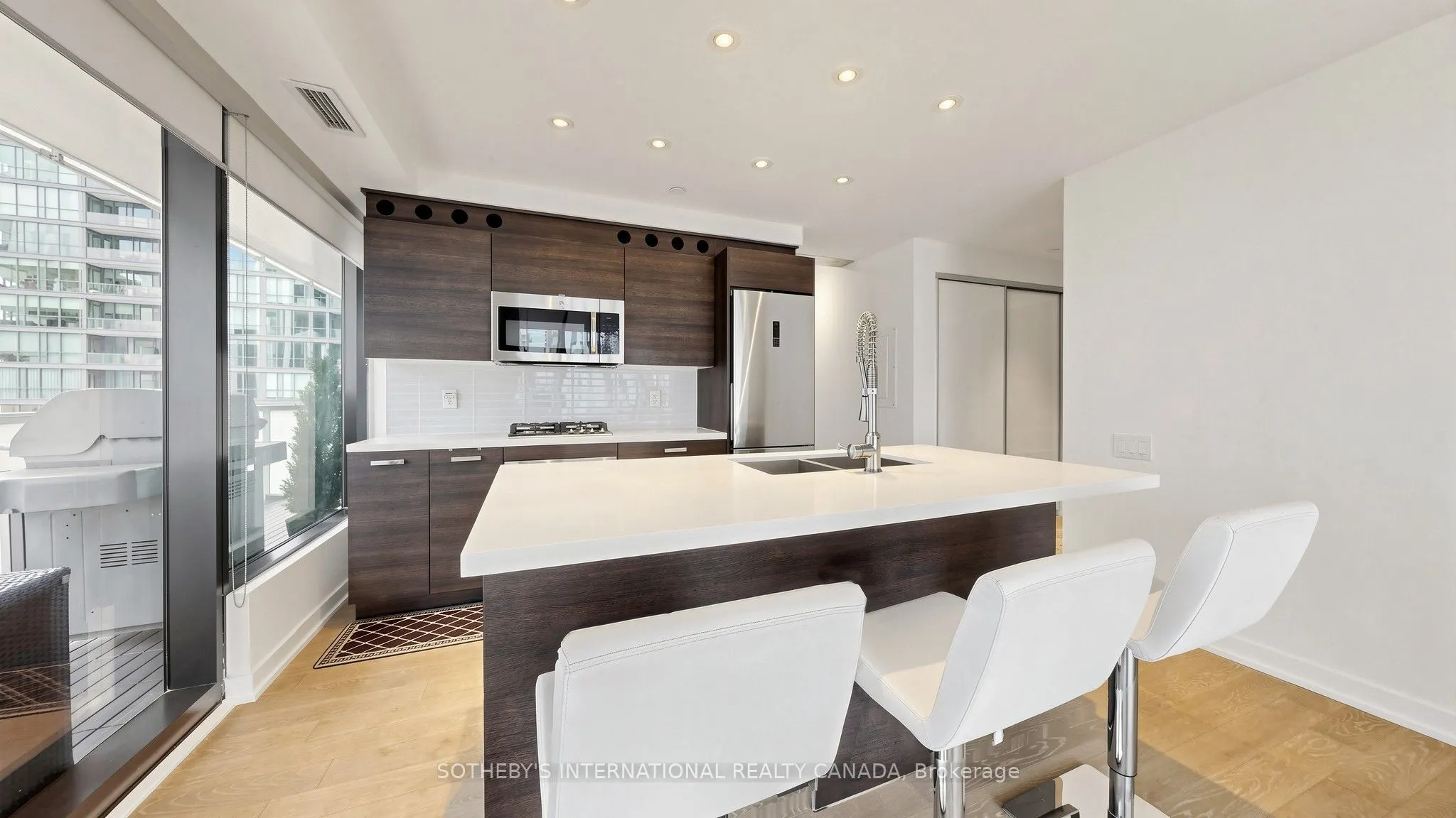 11 Charlotte Street #2807