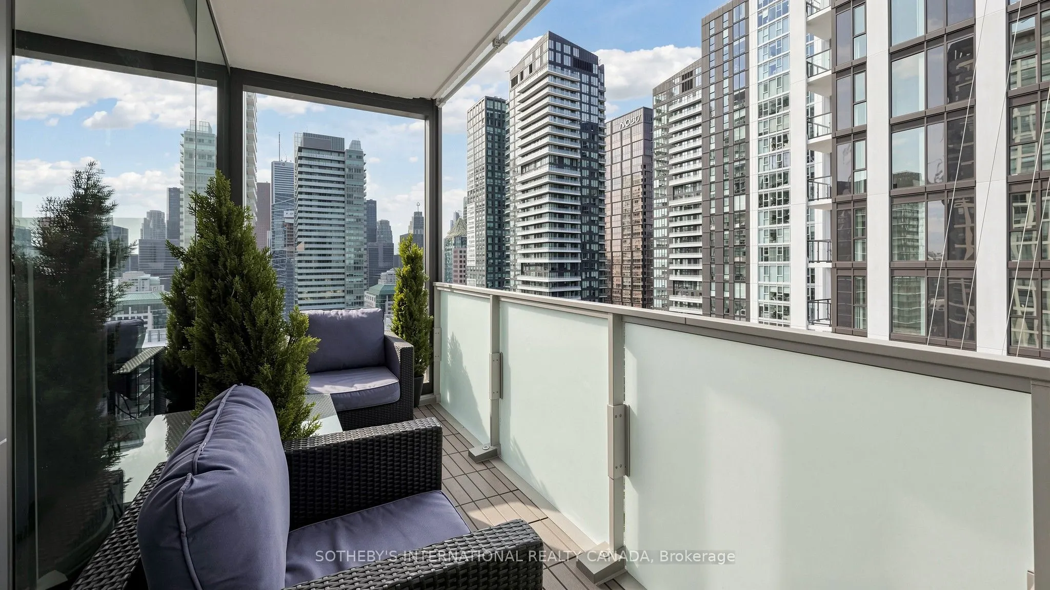 11 Charlotte Street #2807